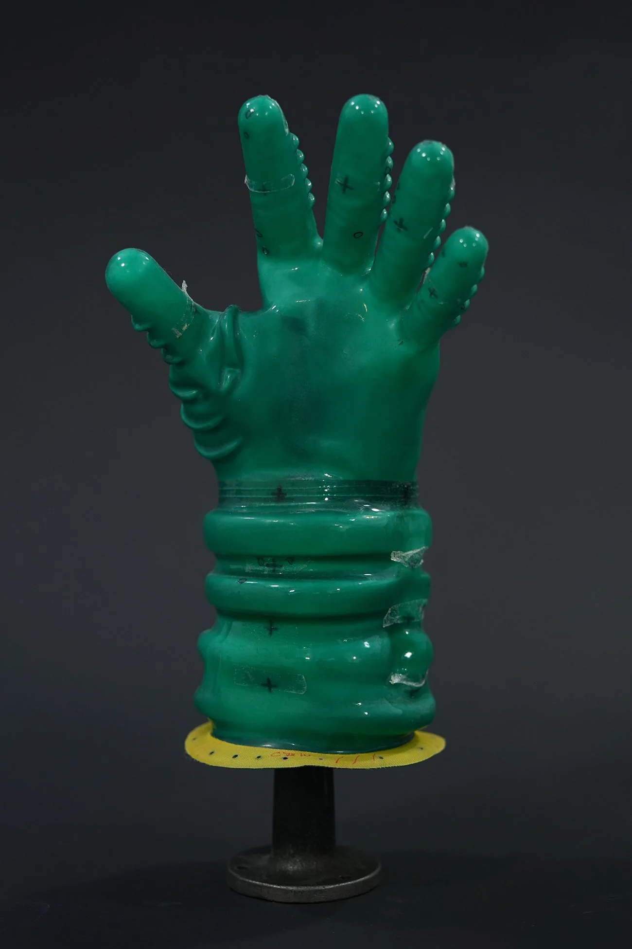 Bladder glove 08.jpg