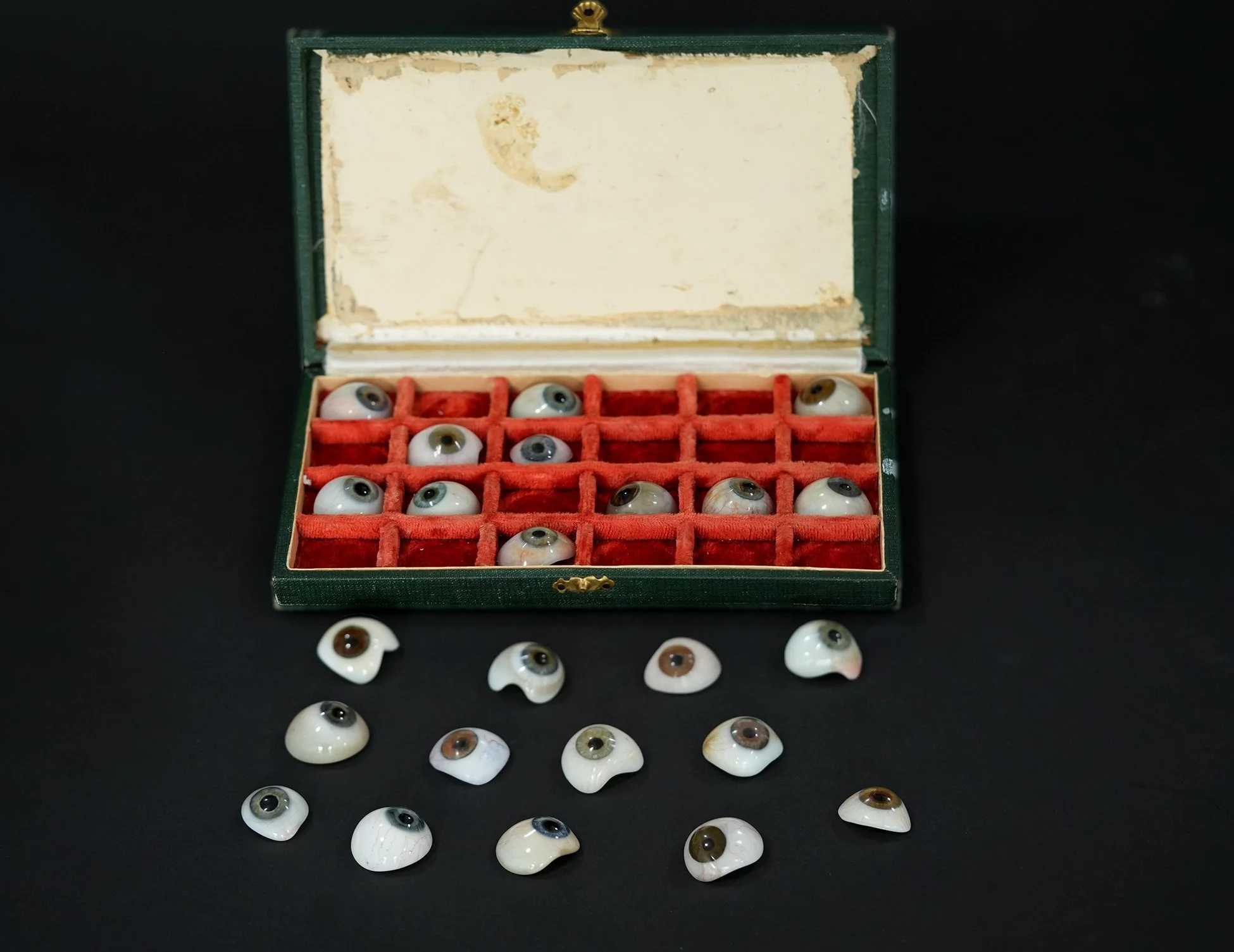 eyes case 03.jpg