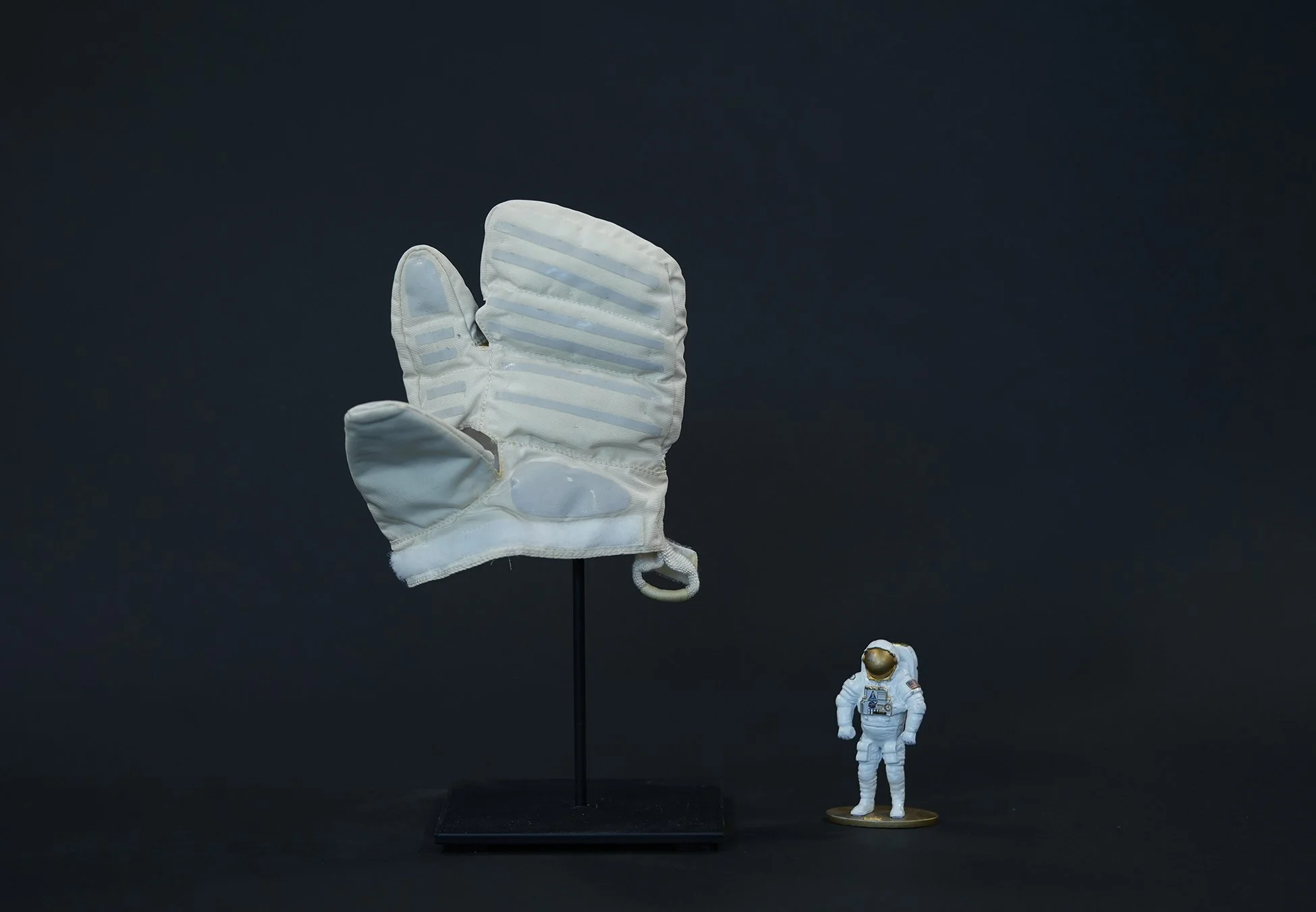 Nasa Thermal Mitten 03.jpg