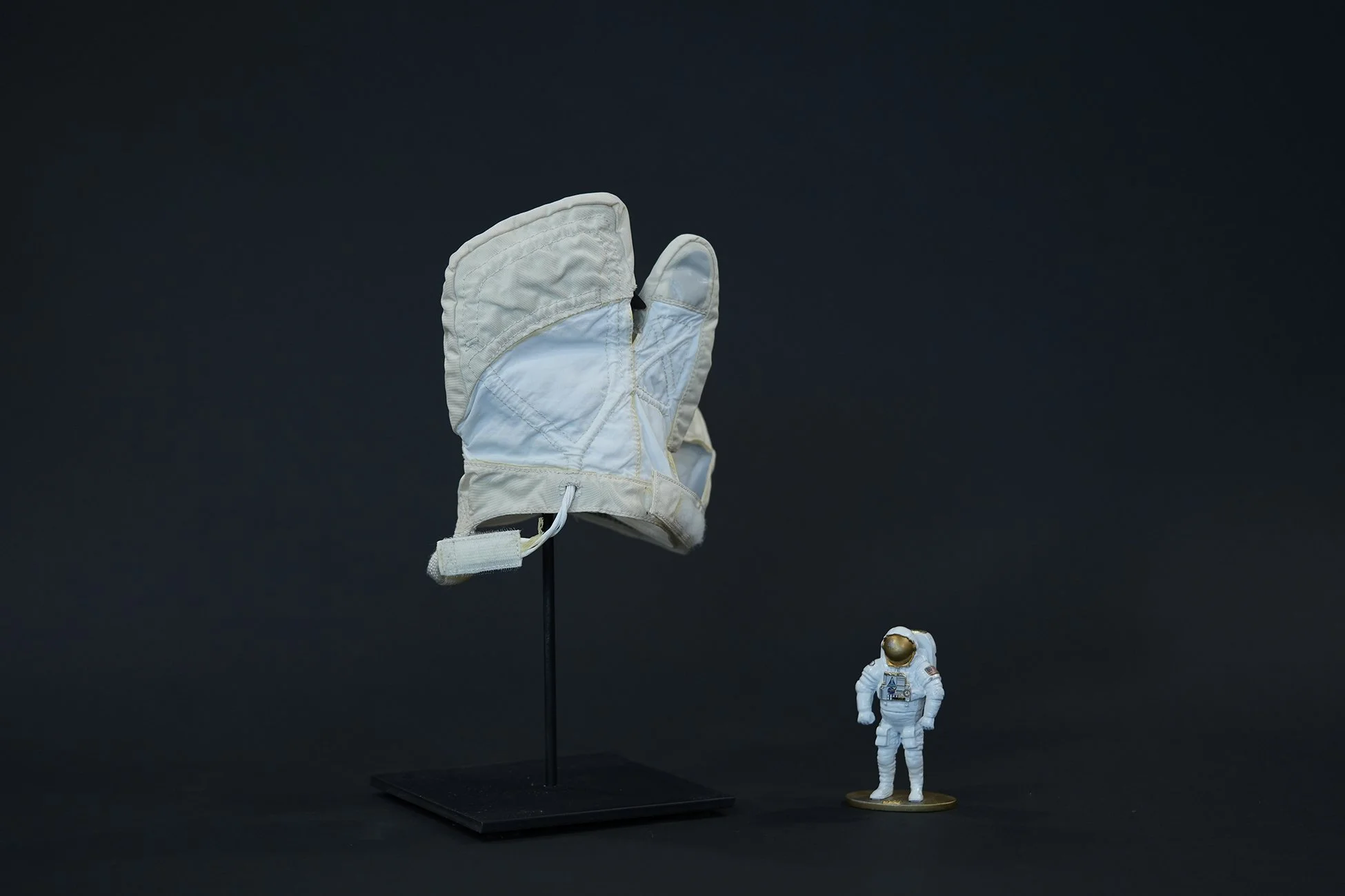 Nasa Thermal Mitten 02.jpg