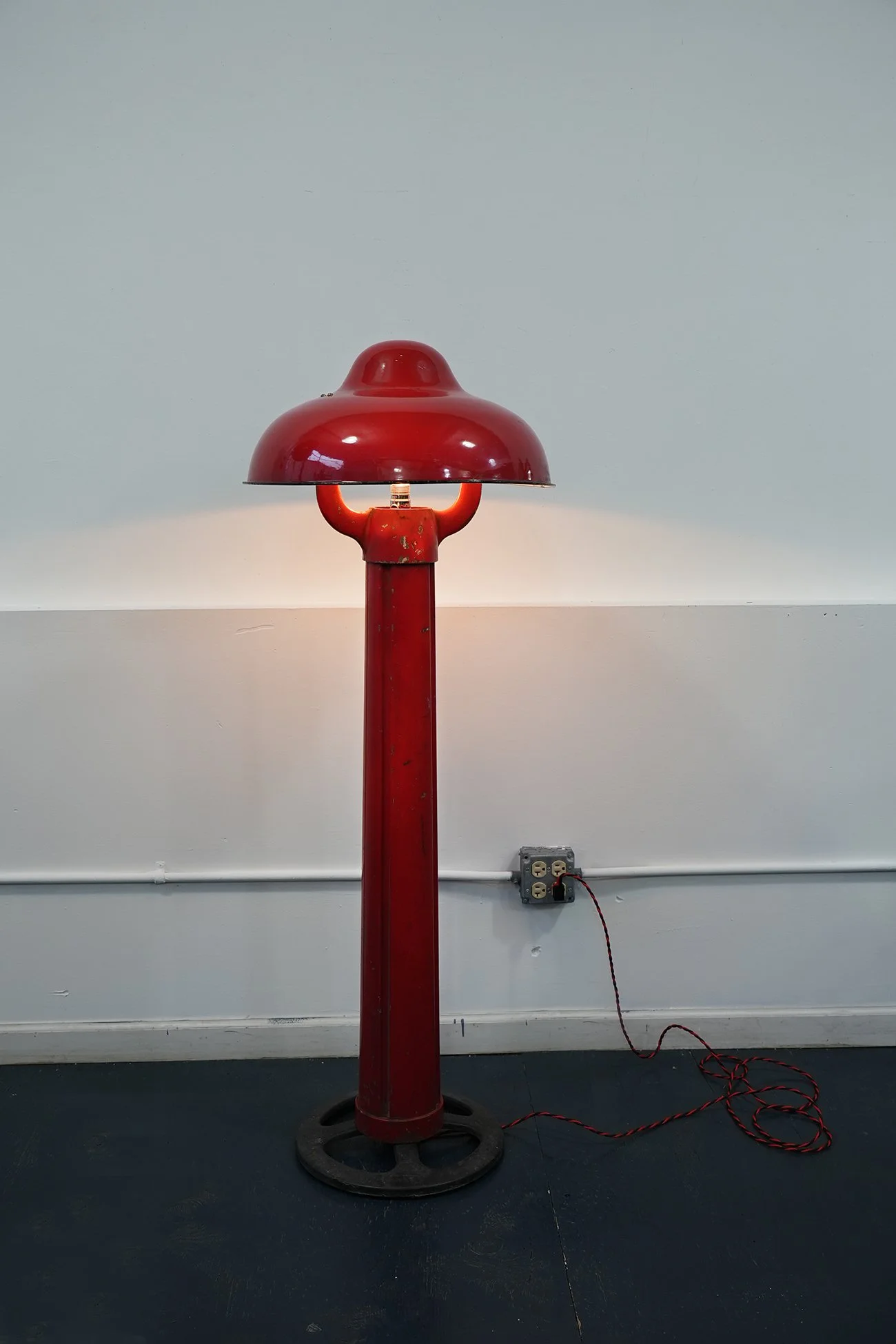 red gas lamp 03.jpg