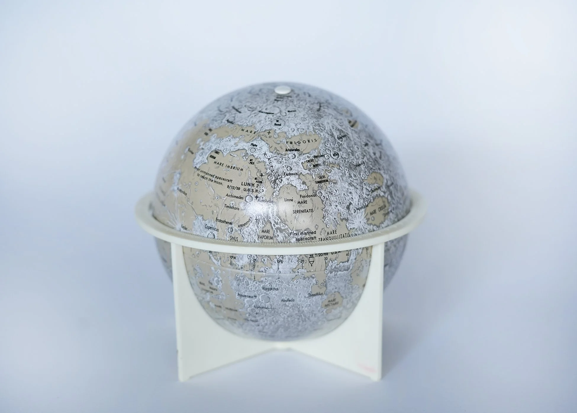 moon globe 01.jpg