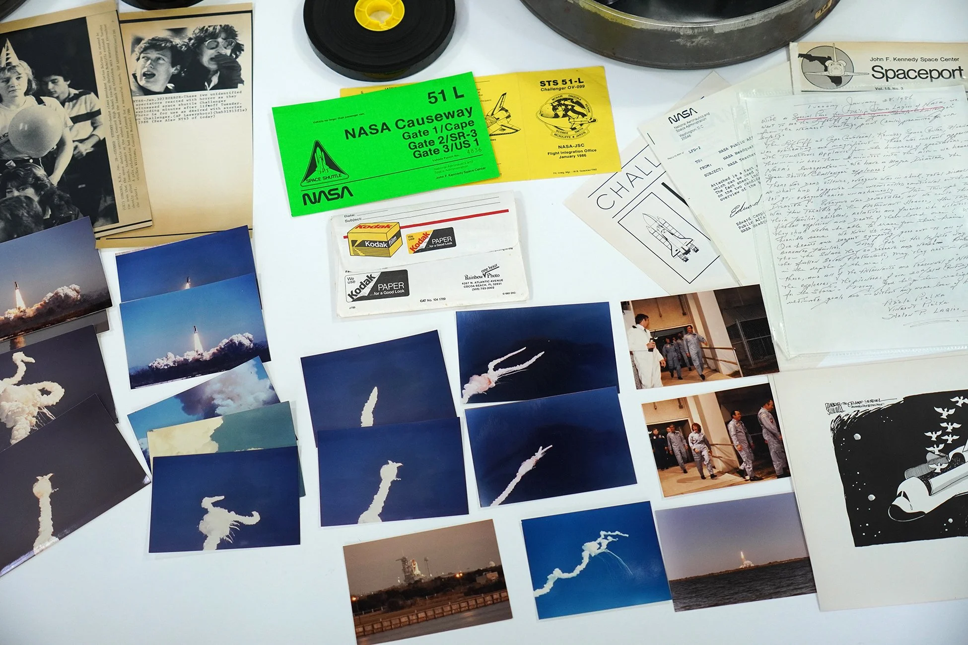 challenger shuttle disaster 04.jpg