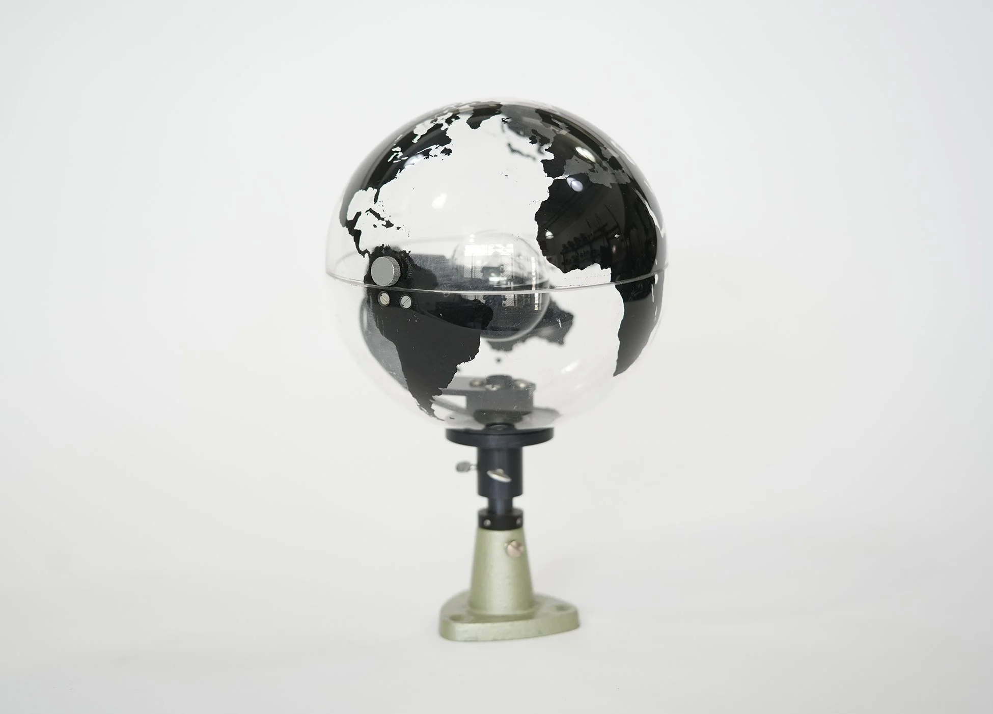 earth projector 01.jpg