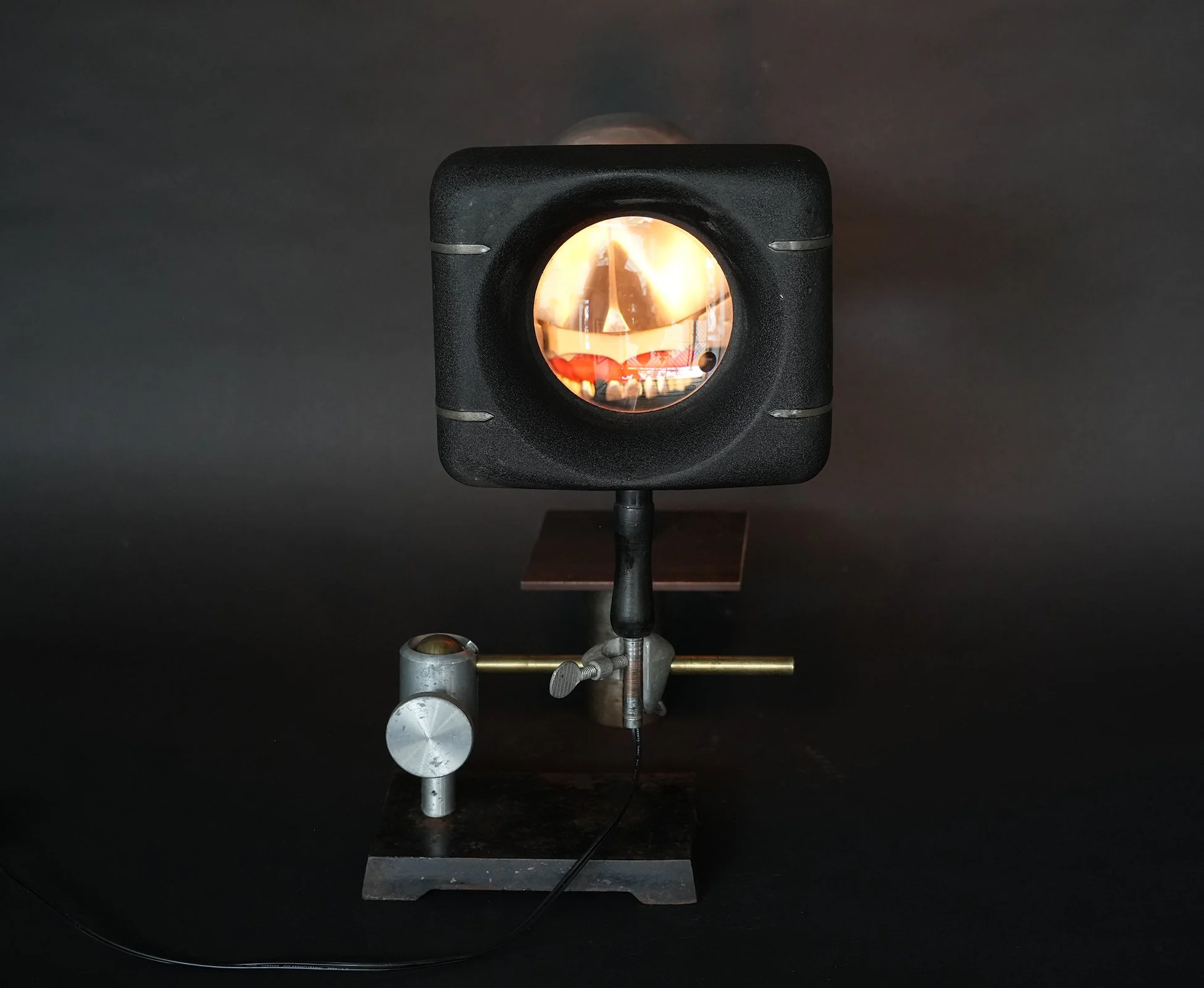 magnifier lamp 06.jpg