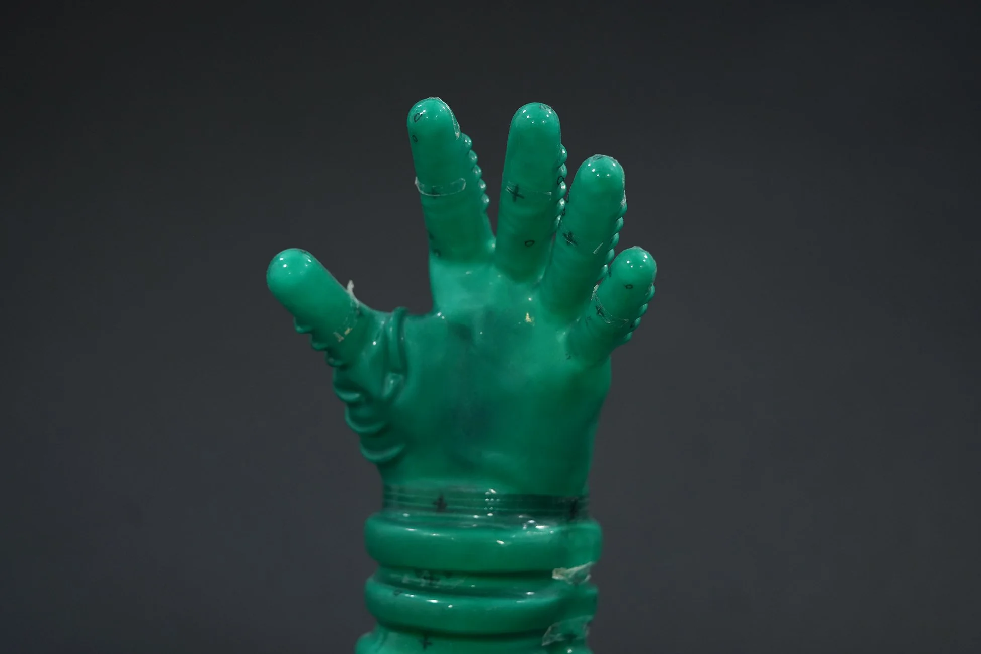 Bladder glove 07.jpg