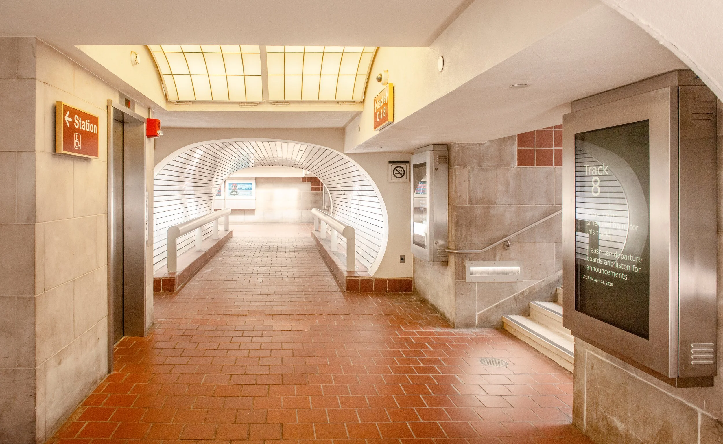 Union-Station-Tunnel-070-Graham-Hebel.jpg