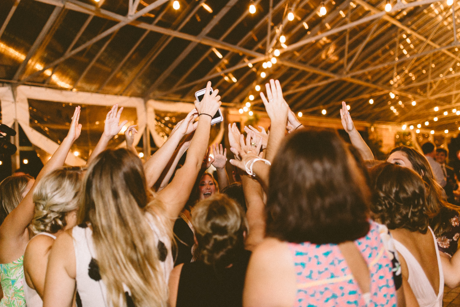 Long_Hollow_Gardens_Wedding_Photos-1-2.jpg