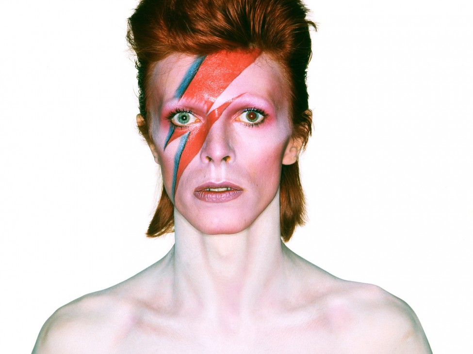 Album cover shoot for Aladdin Sane , 1973 Design: Brian Duffy and Celia Philo; make up: Pierre La Roche Photo: Brian Duffy Photo: Duffy © Duffy Archive & The David Bowie Archive