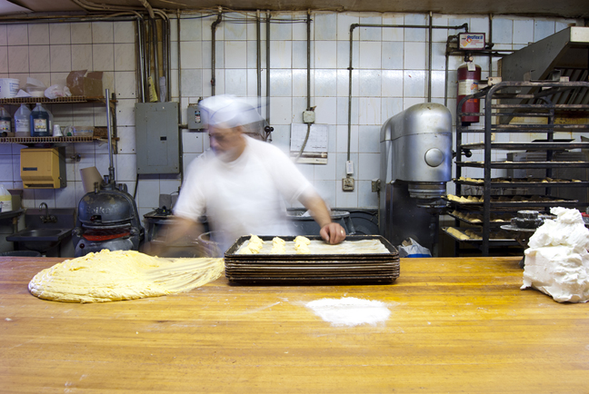 Baker at work at La Gloria