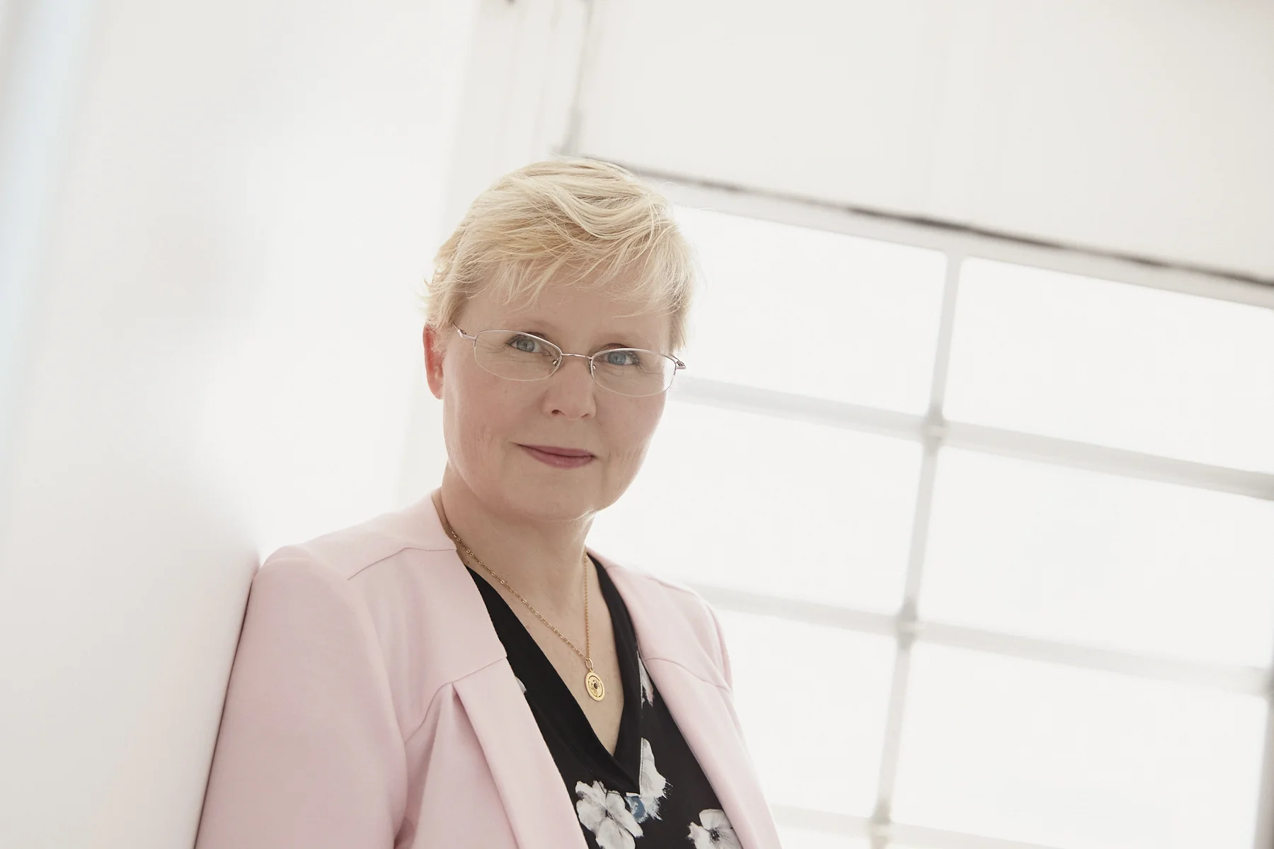 professional-headshot-photographer-saskatoon-cindy-moleski-29571.jpg