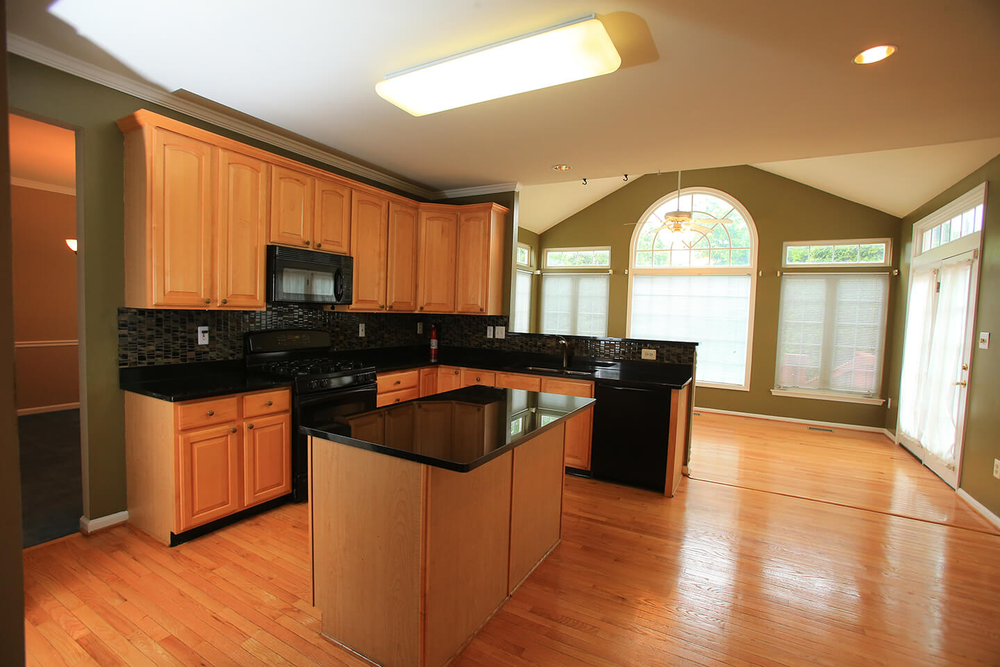 4frederick-realestate.jpg