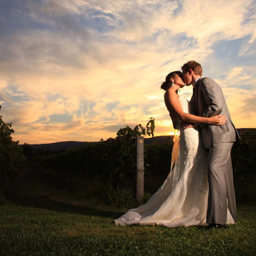 21breaux_vineyard_bride_groomminisquare20120916_0475 copy.jpeg