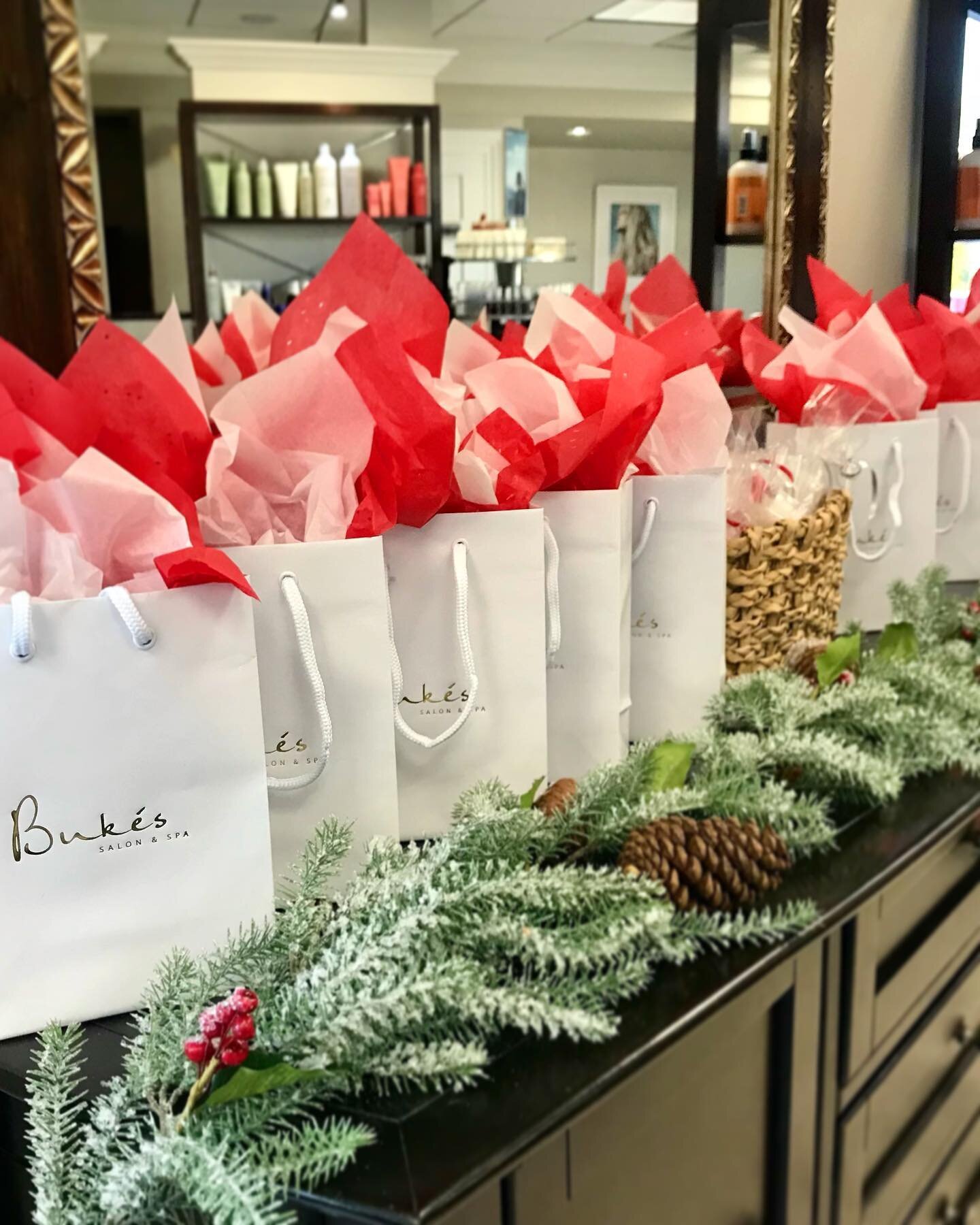 Feeling festive ❤️ And with each gift card purchase, receive a complimentary travel size shampoo &amp; conditioner from Buk&eacute;s exclusive line {which also make the best stocking stuffers!} #bukesalon #chicagosalon #chicagospa #giftcard #holidayg