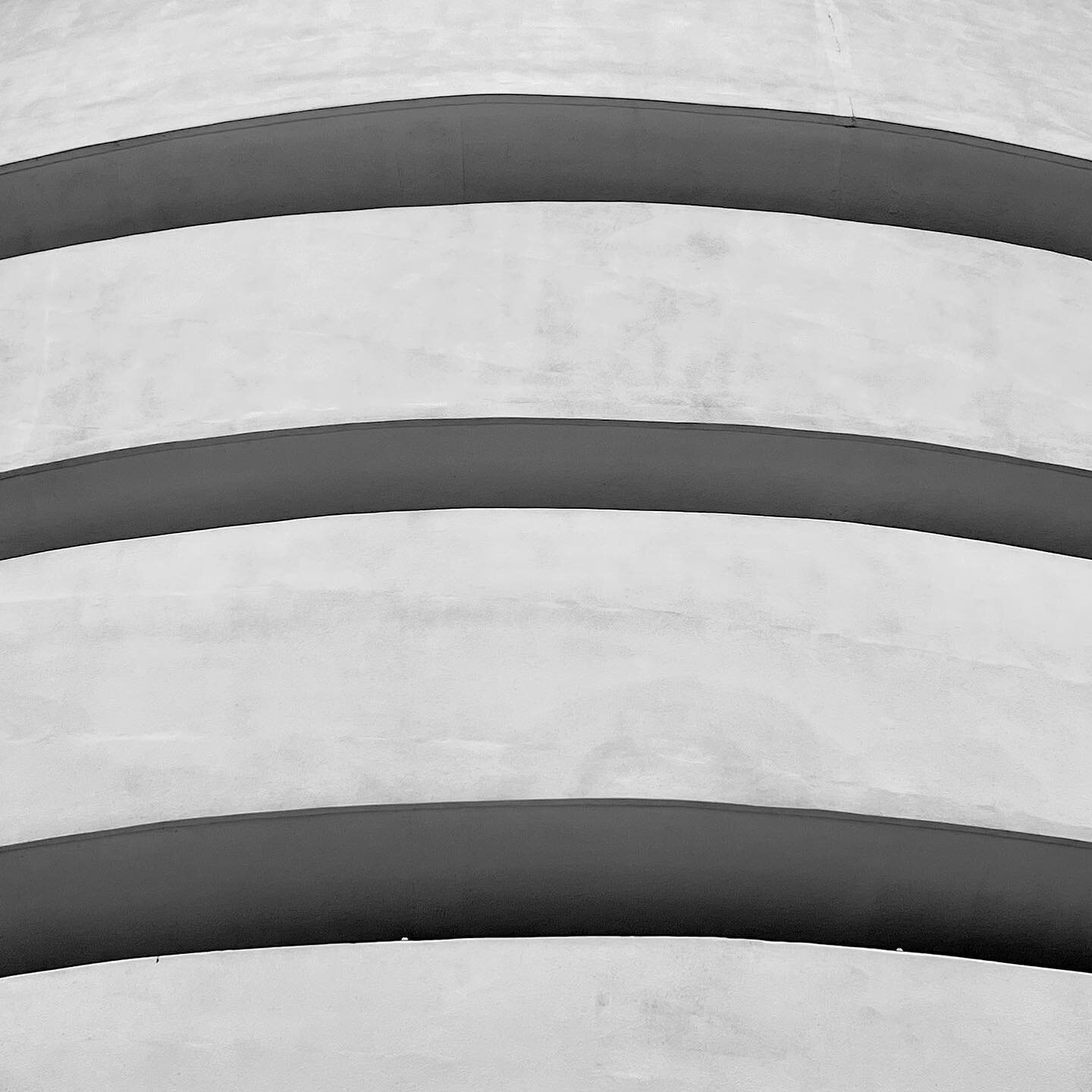 My favorite #museum (OK, it&rsquo;s my second favorite - I could live in #moma) never gets old.

#guggenheim #guggenheimmuseum #franklloydwright #museumphotography #touristinmyowncity 
#seenonmywalk #nycmuseums #museummile #abstractlovers #abstract #