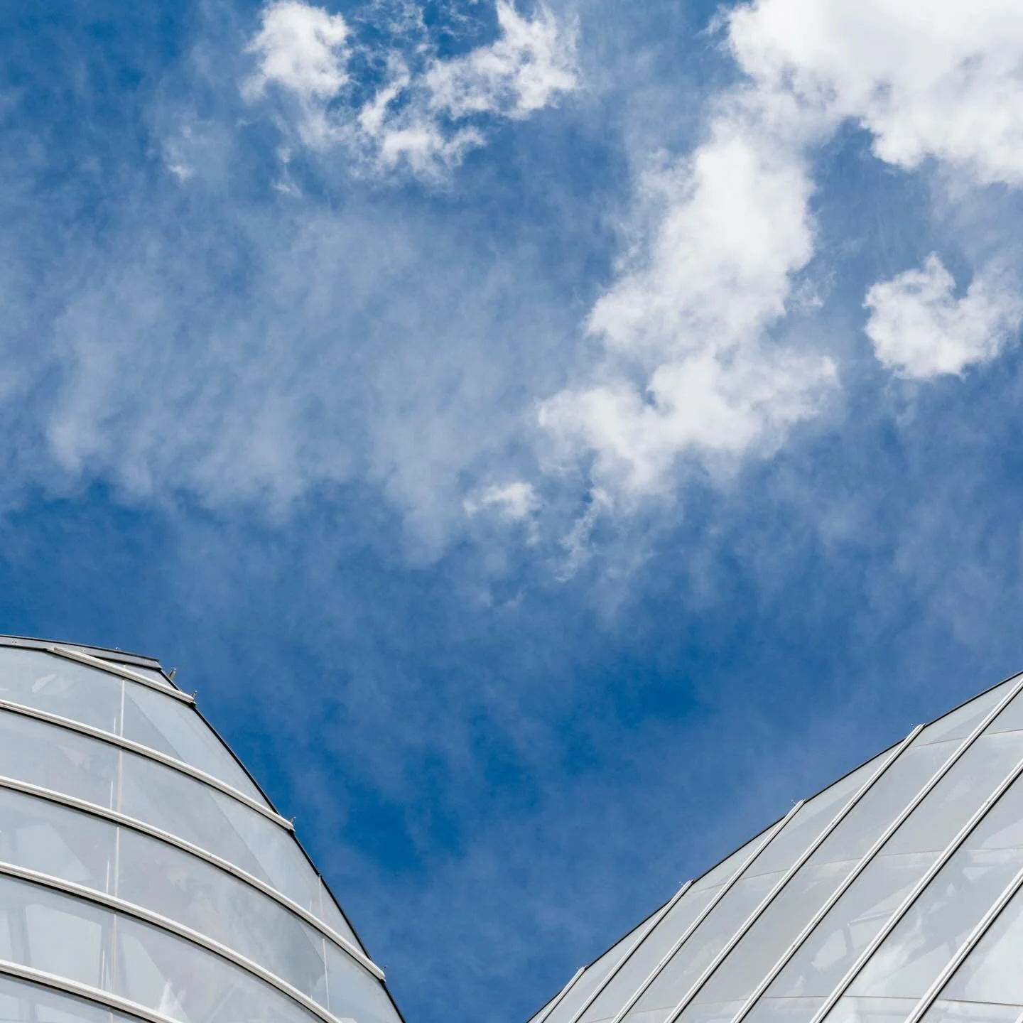 &ldquo;I don&rsquo;t know much about architecture but I know what I like.&rdquo;

#frankgehry, who died today at 96, designed the Fondation Louis Vuitton in Paris and spending time there - just walking around the outside before even visiting the gall