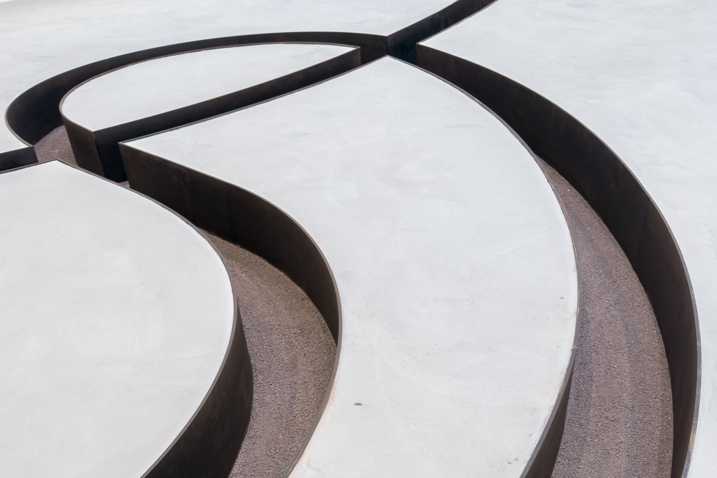 Sweeping curves and clean lines