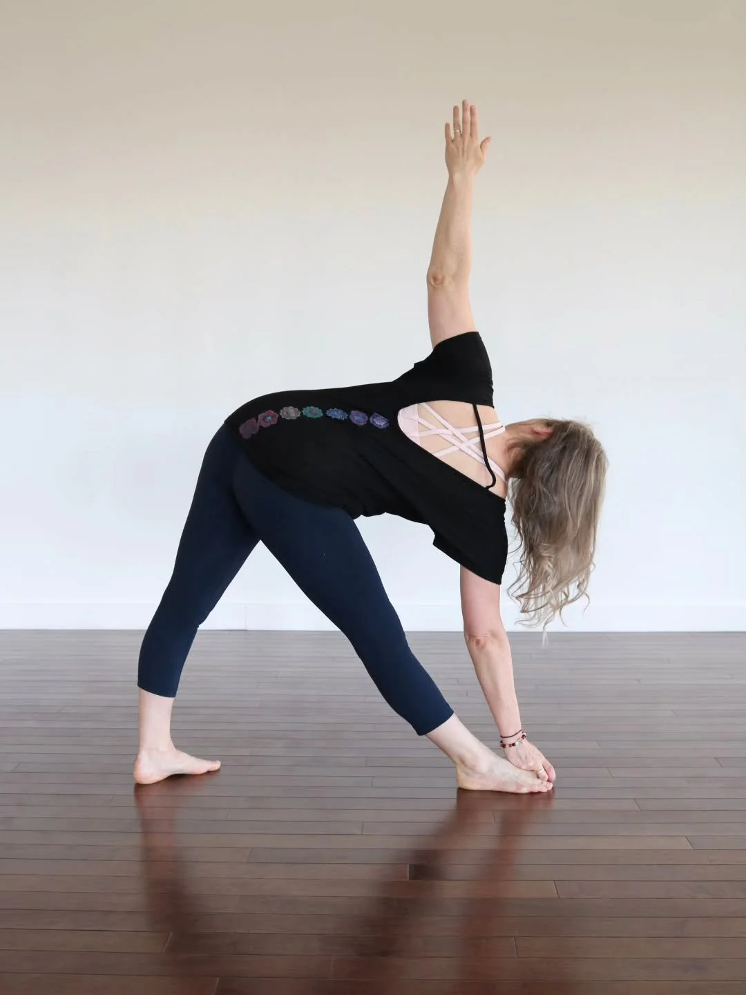 FLOW FOUNDATIONS with Tracy

For beginners to Flow or those who want a refresher on poses and transitions, join Tracy in this fun, energetic practice. We will break-down poses for a better understanding of alignment, and look at modifications that wi