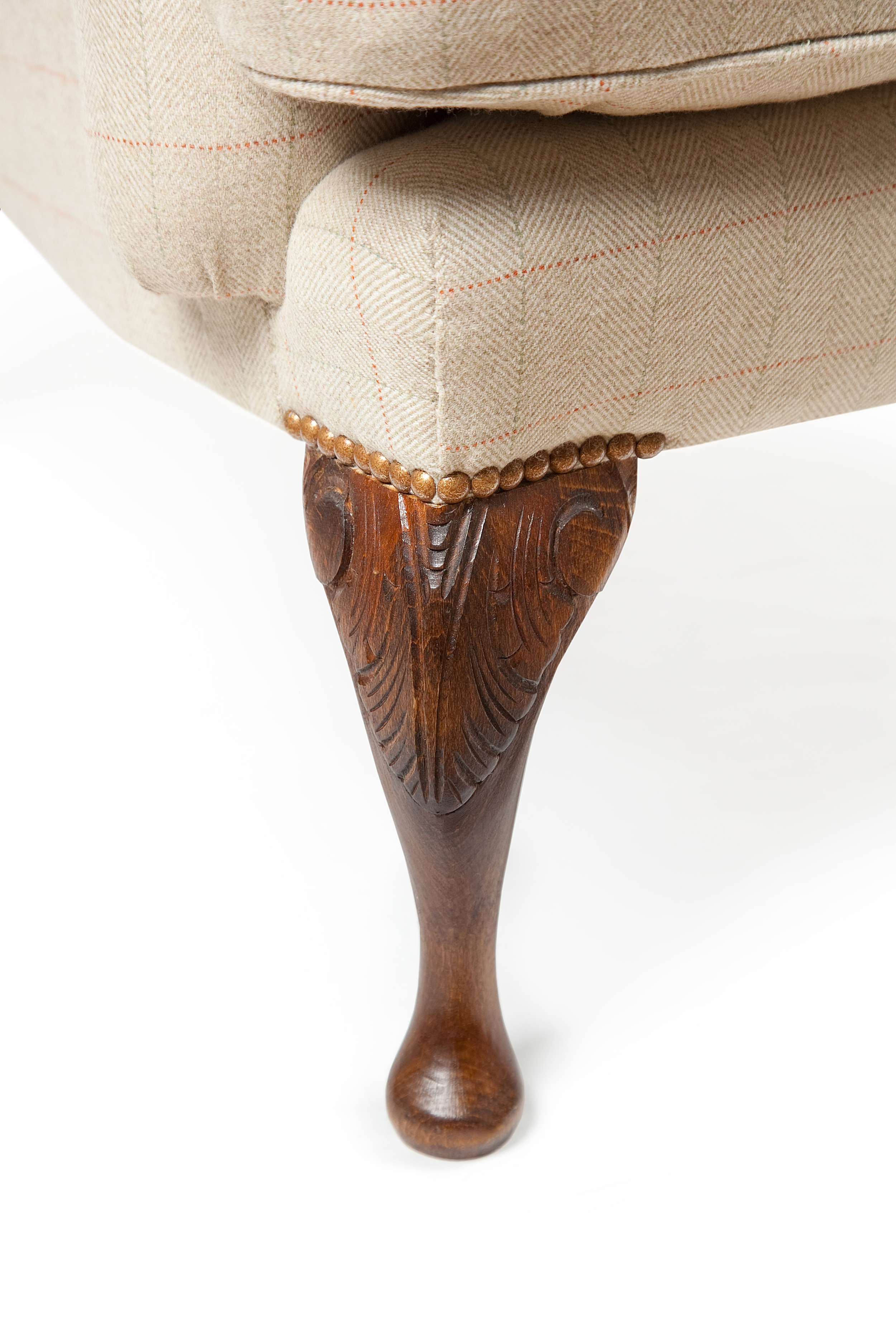 Hand-carved acanthus leaf legs French polished and waxed