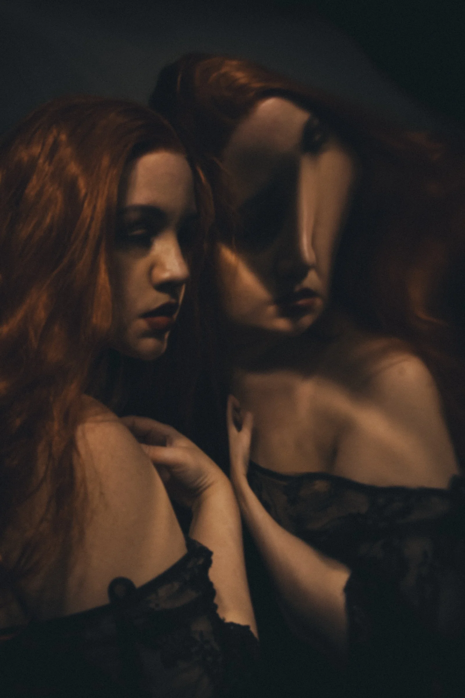 Kalliope Amorphous working in the photography mirror chamber, 2026