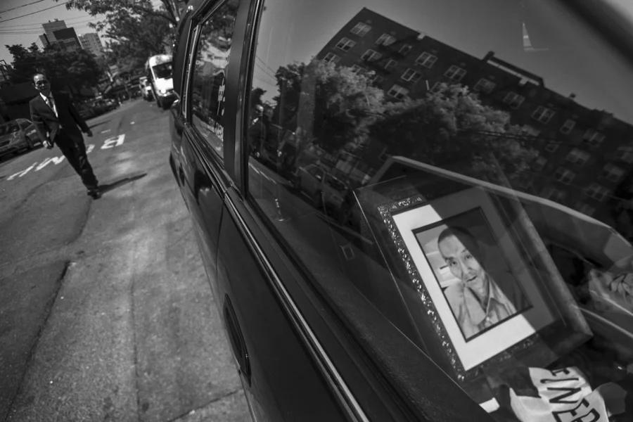 Hyungwang Lee, homeless Korean pasted away in March, 2013, in result of severe diabetes. Moses Chon who sheltered Mr. Lee in Love Mission House collected donations for his funeral. Mr. Choi's two sons who reside in New Jersey didn't show up in Mr. Choi's funeral service.