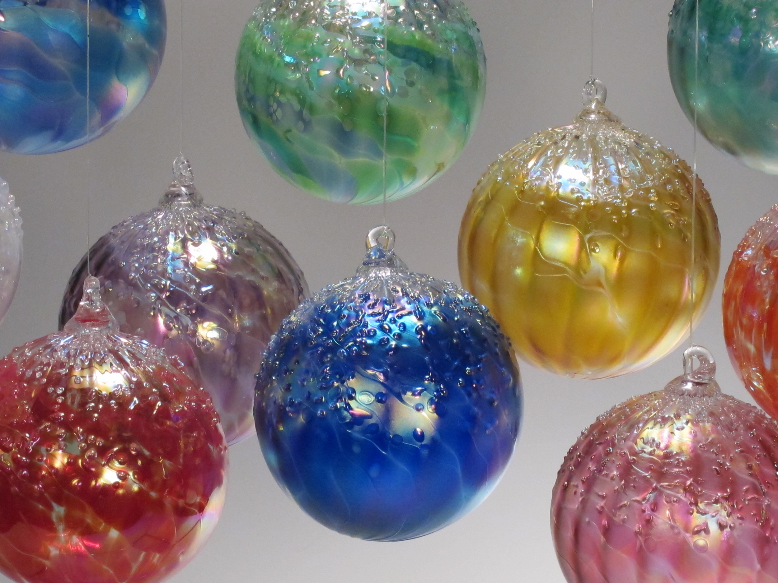 Ice cap ornaments, assorted colors, detail