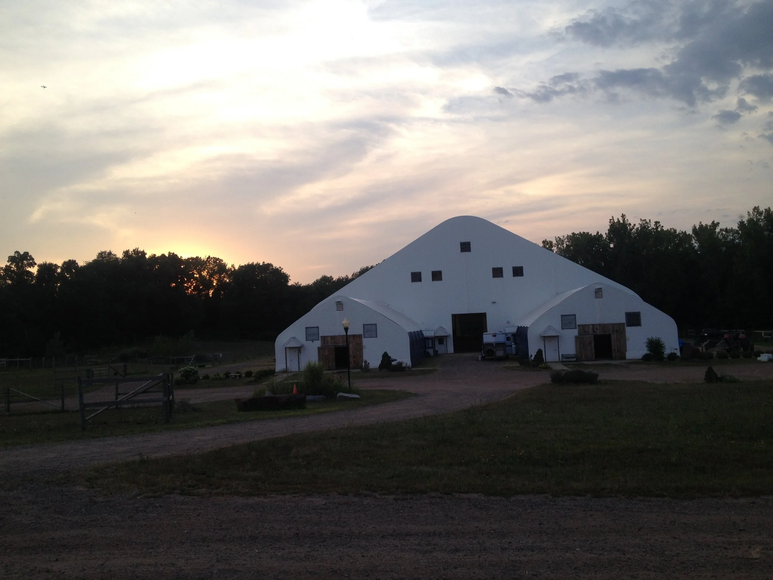  Quiet, private setting set far back from the road 