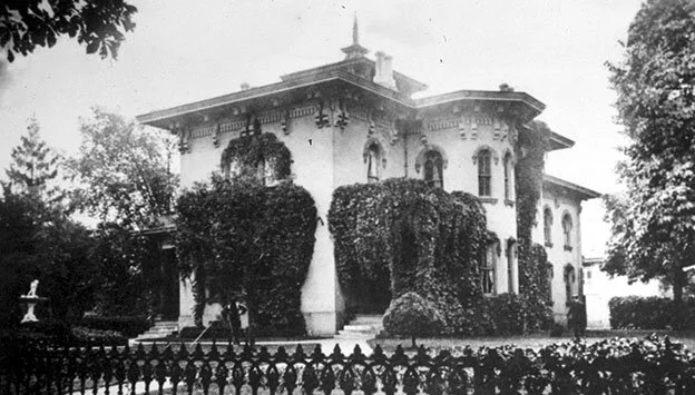  Image from  here . 