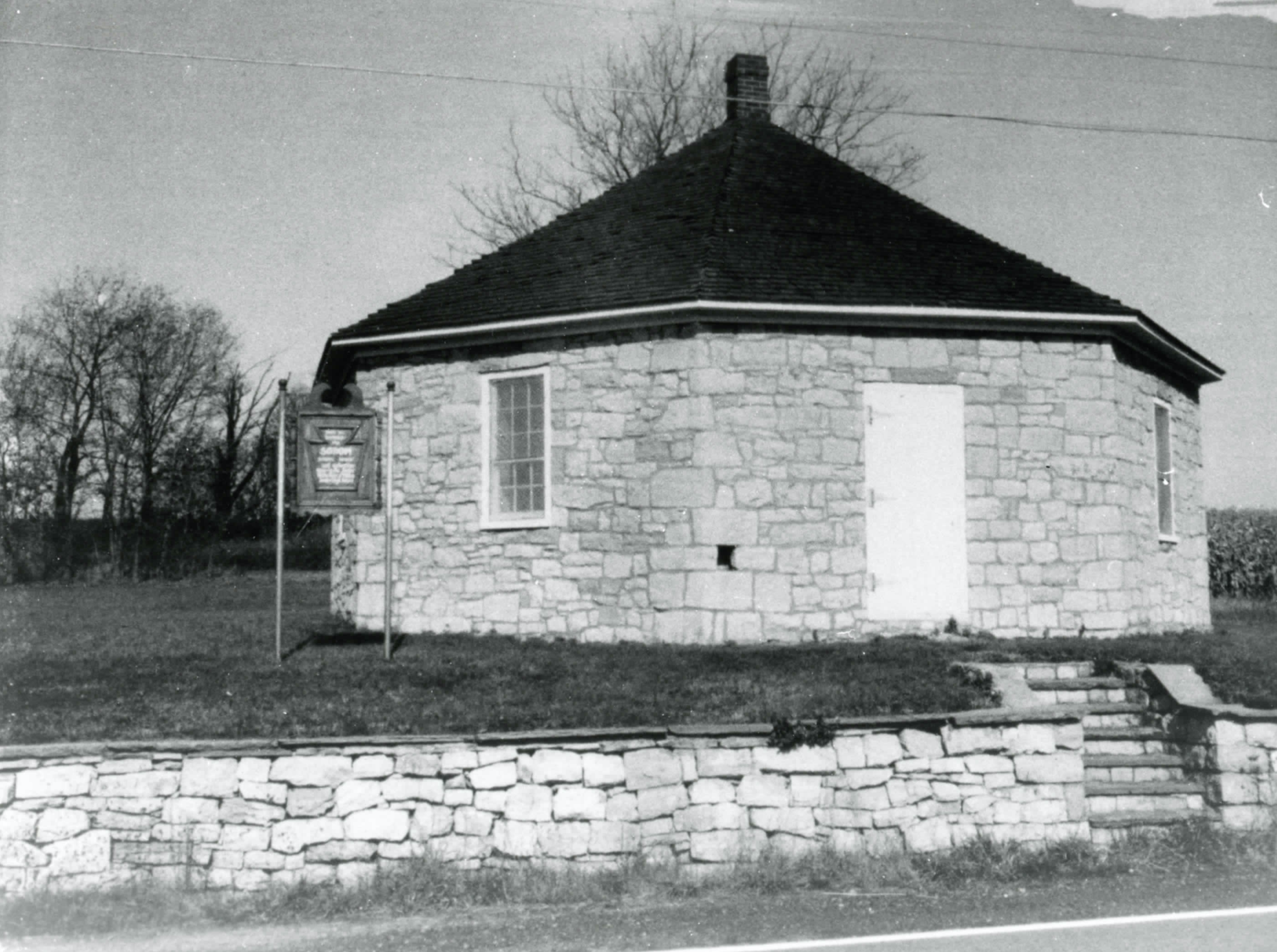  Sodom Schoolhouse 1970. Image credit: Pennsylvania Historical and Museum Commission. Via the National Register Application found here. 
