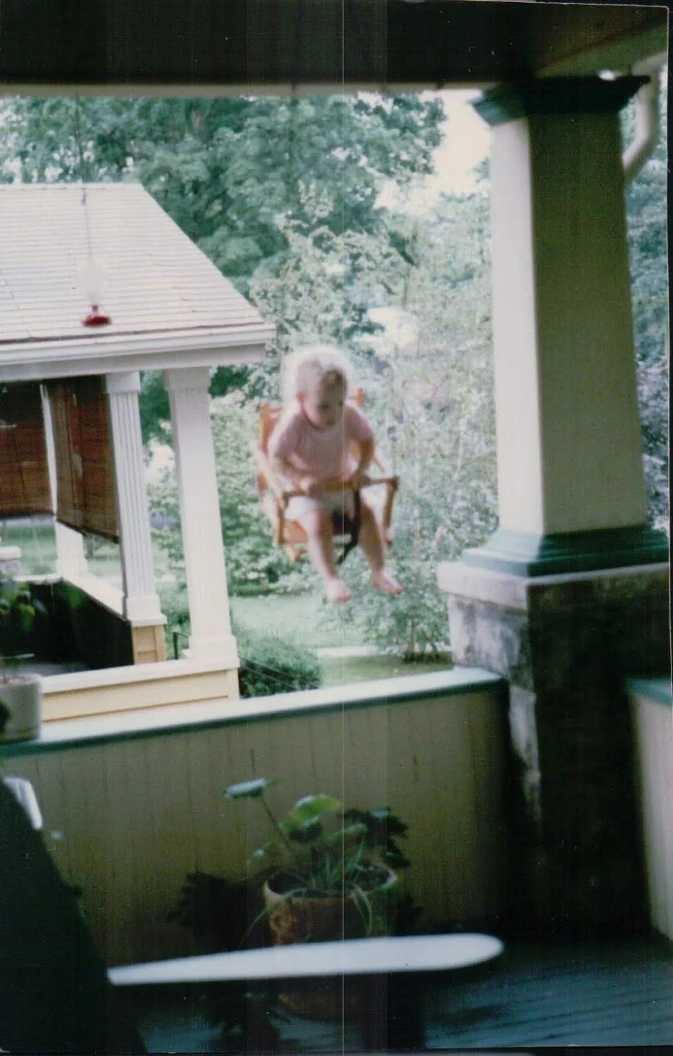  Look at that pretty teal my parents had on the trim. 