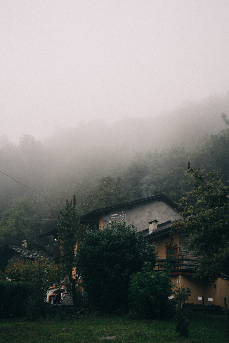 rainy-day-in-mountains-london-photographer-ksenia-zizina.jpeg