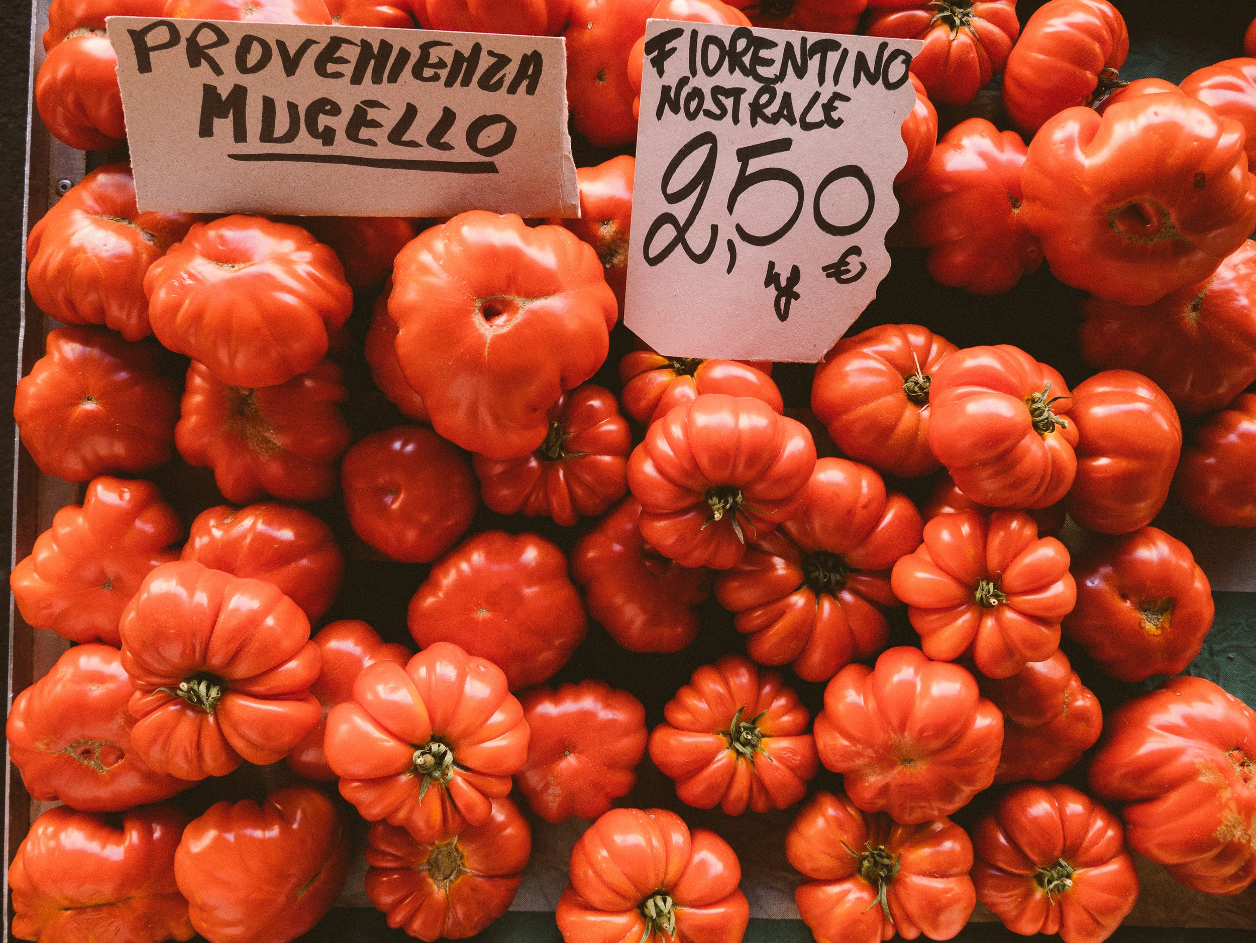 The most delicious tomatoes you will find at Sant Ambrogio market