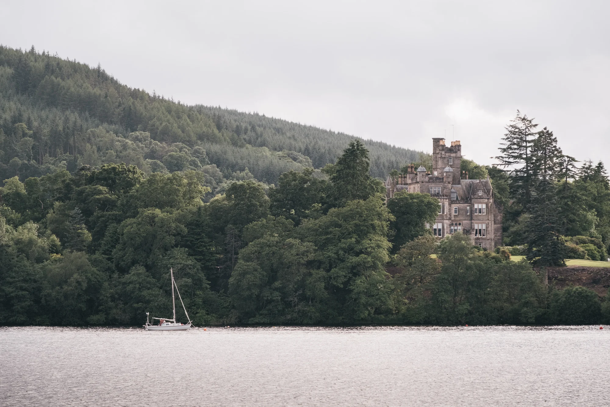 There is so many Mansion Houses dotted around the Loch Lomomd