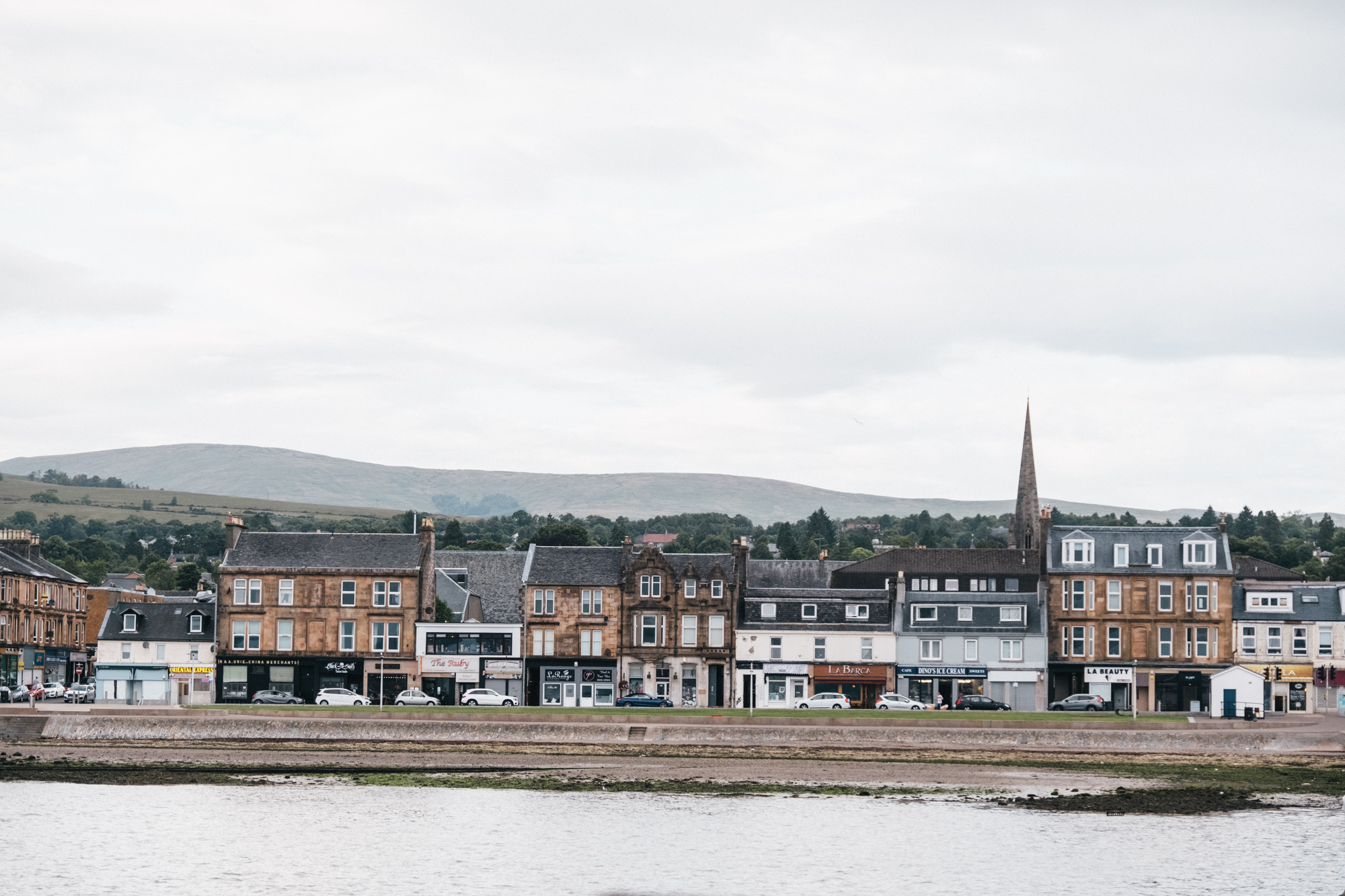 Helensburgh is only 45 min from Glasgow by a direct train