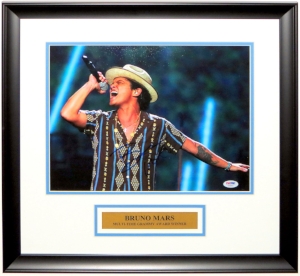 Bruno Mars Signed 11x14 Tour Photo - PSA DNA COA Authenticated - Professionally Framed and Plate