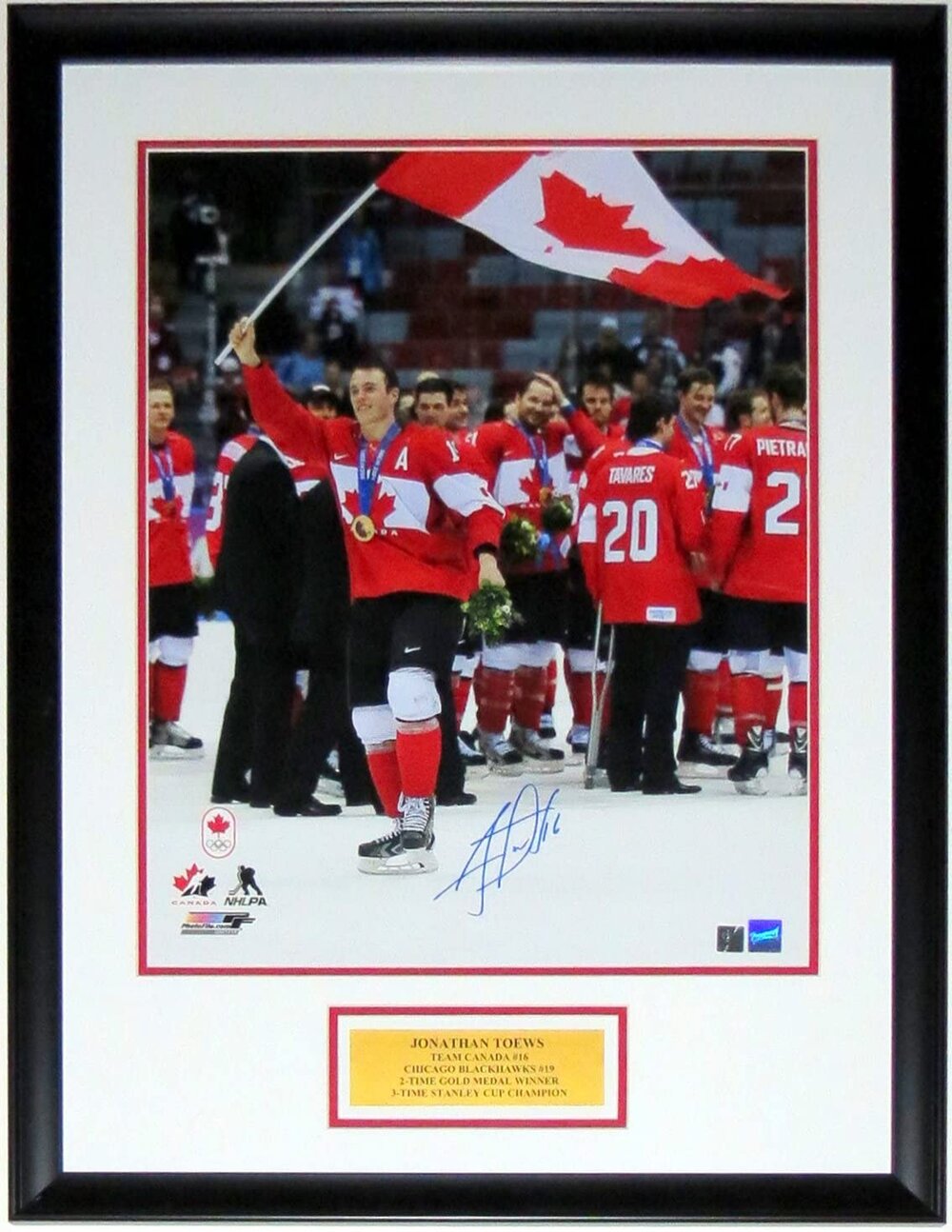 Bleachers Sports Music & Framing — Andrew Shaw Signed Chicago Blackhawks  Jersey & 2x Stanley Cup Champion Inscription - Beckett COA