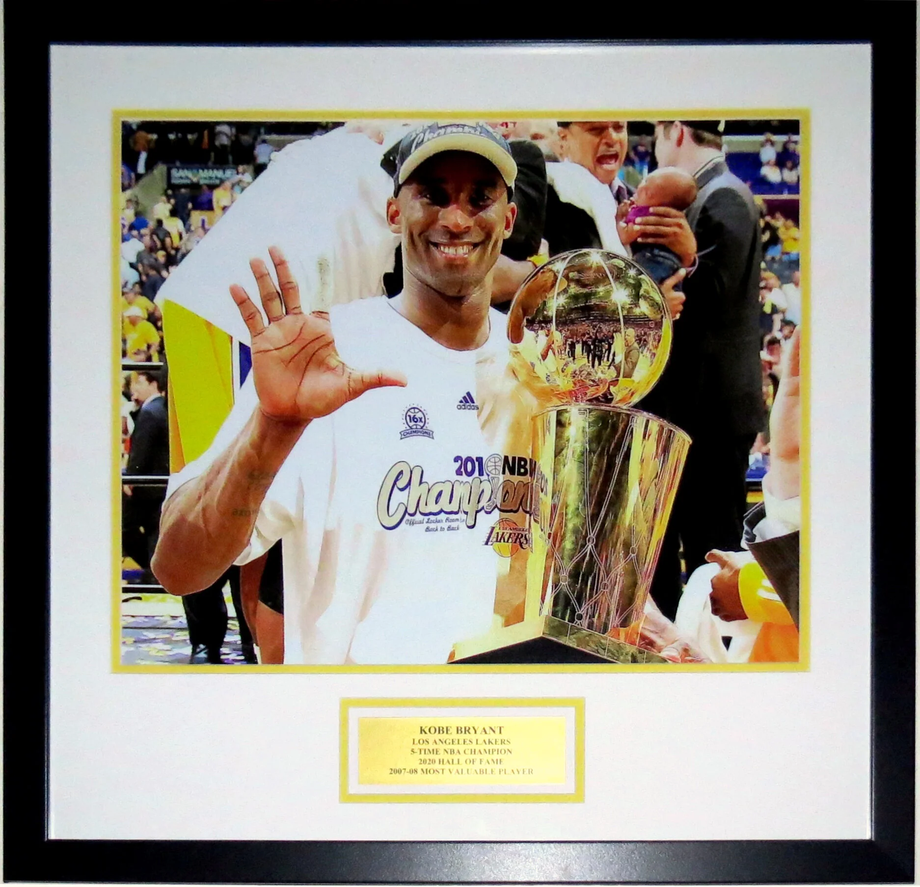 Kobe Bryant Los Angeles Lakers  5-Time NBA Champion 16x20 Photo - Professionally Framed and Hall of Fame Plate