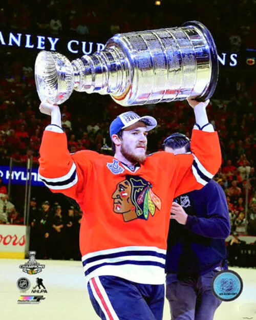andrew shaw stanley cup 2015.jpg