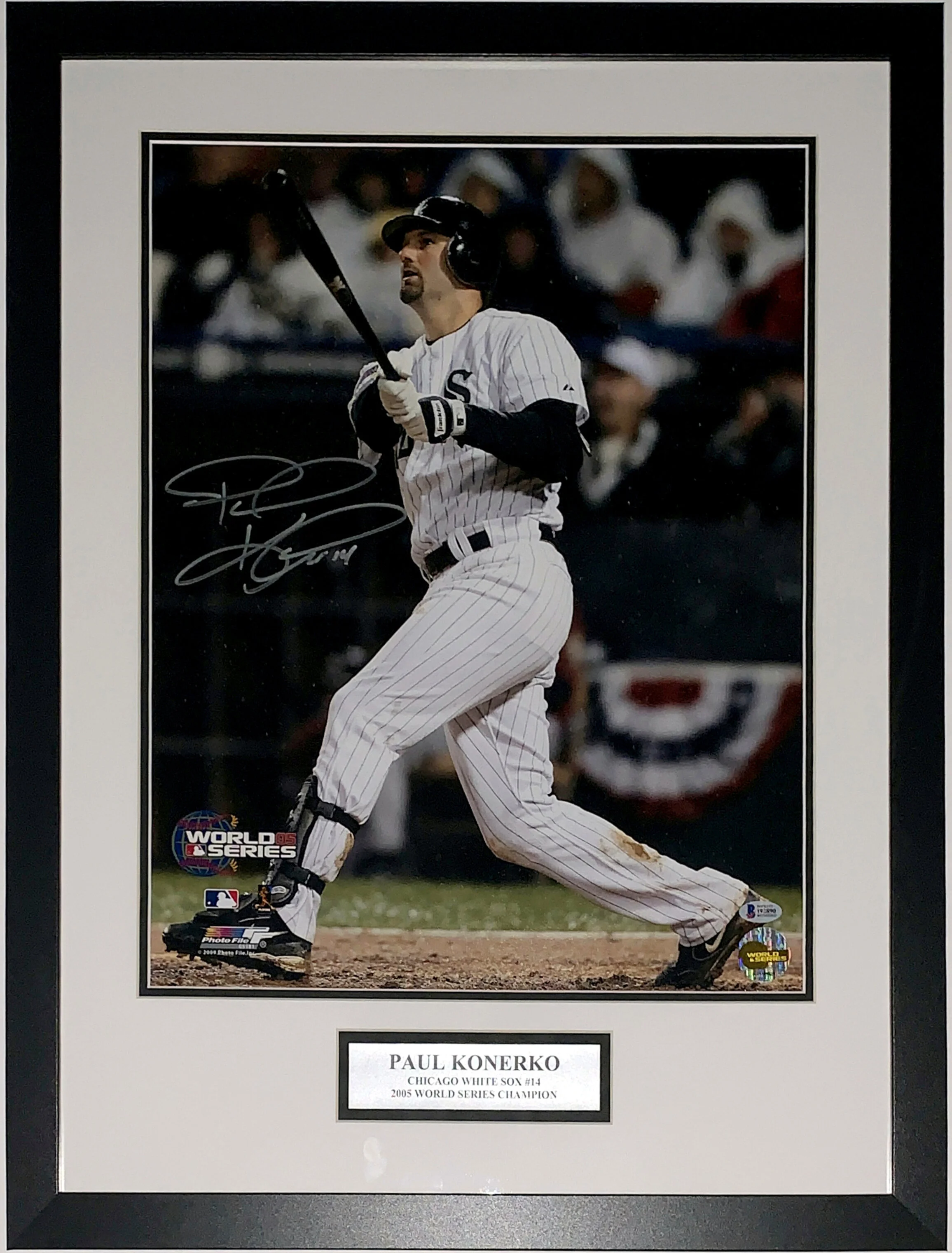 Paul Konerko Signed Chicago White Sox 2005 World Series 16x20 Photo - Beckett BAS Authenticated COA - Professionally Framed and Plate