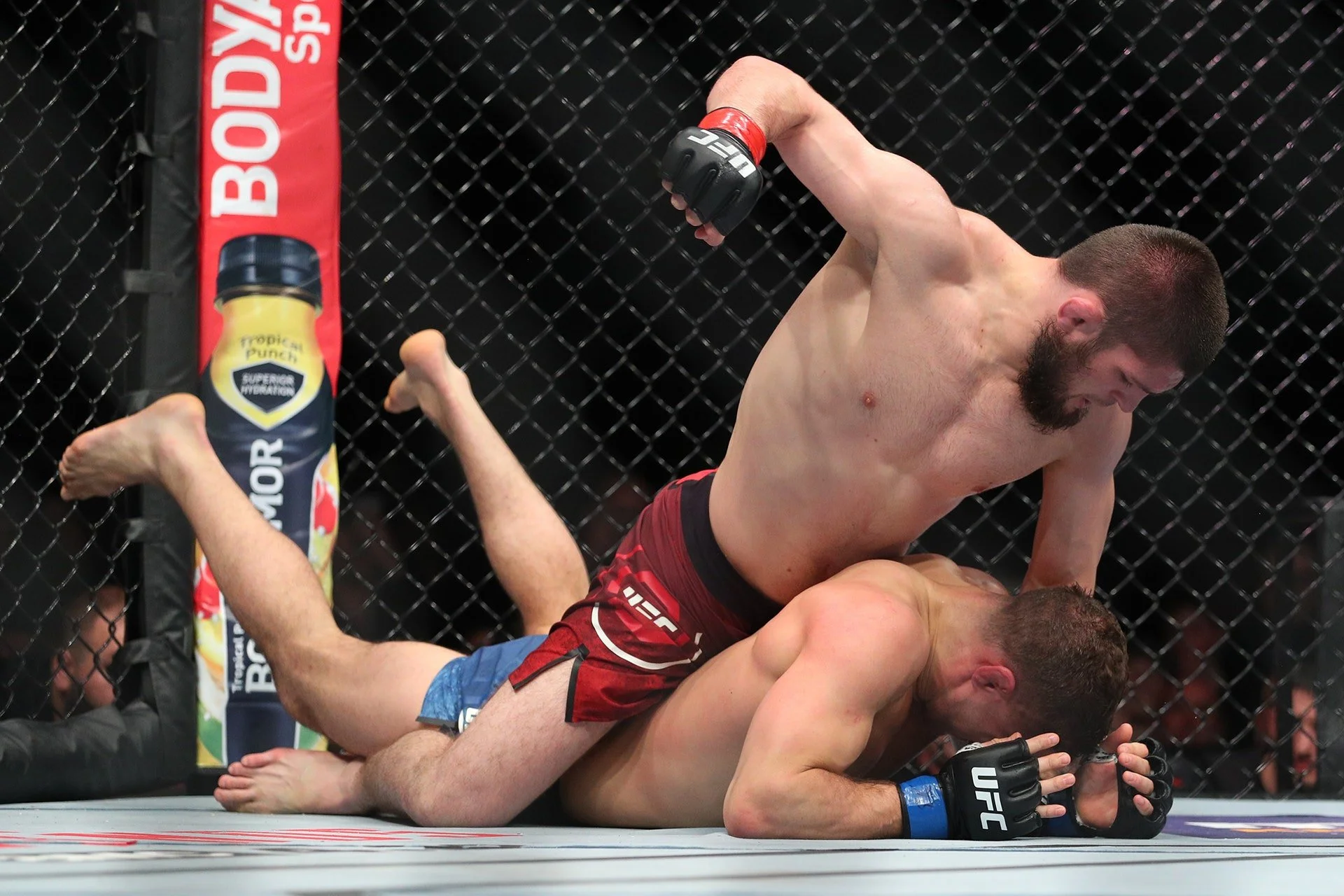 khabib-nurmagomedov-02-gq-5oct18_getty_b.jpg