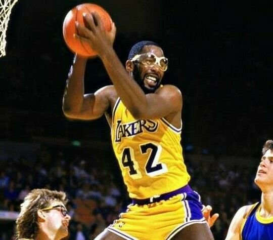 Los Angeles Lakers Jersey worn by James Worthy