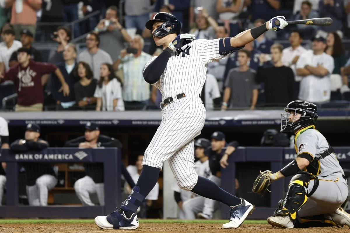 Yankees-Aaron-Judge-hits-60th-homer-of-2022-ties-Babe-Ruth (1).jpg