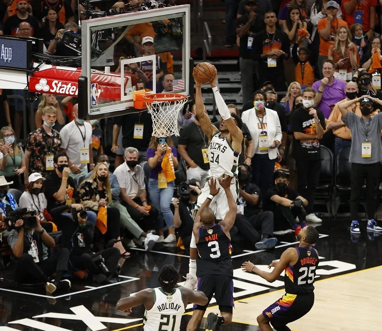 Bleachers Sports Music Framing — Giannis Antetokounmpo Milwaukee