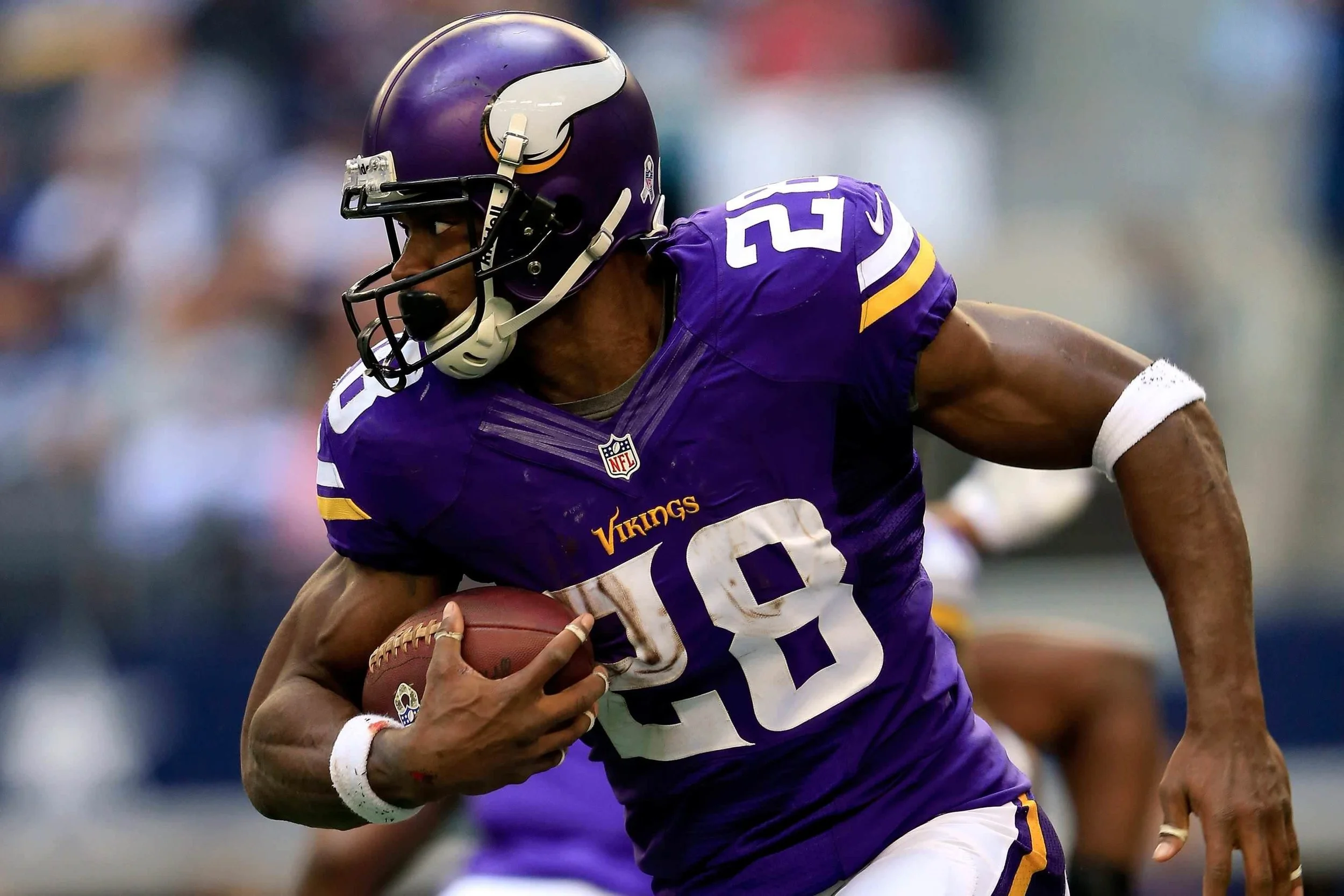hi-res-186722602-running-back-adrian-peterson-of-the-minnesota-vikings_crop_north.jpg
