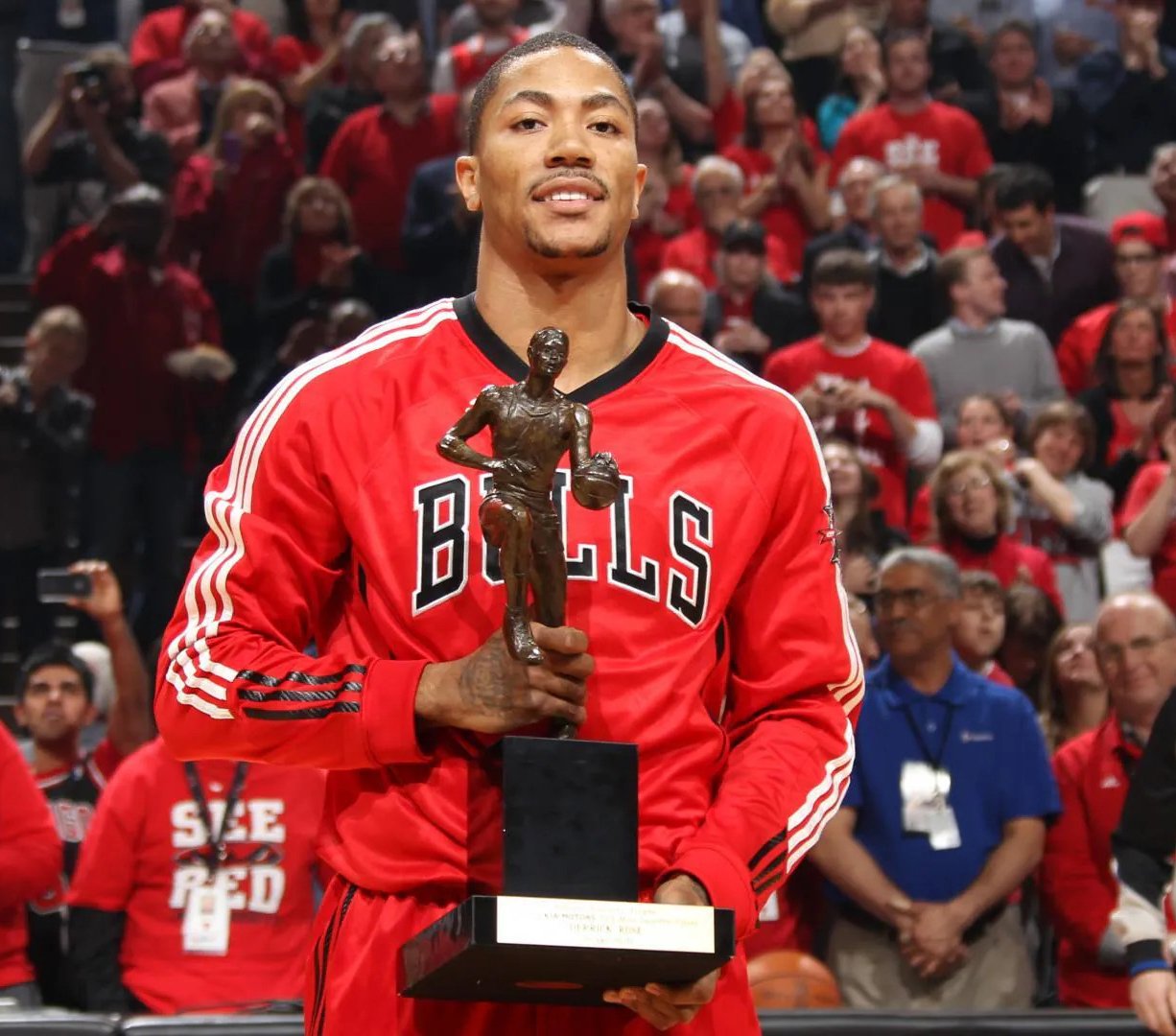 derrick-rose-mvp-2011.jpg