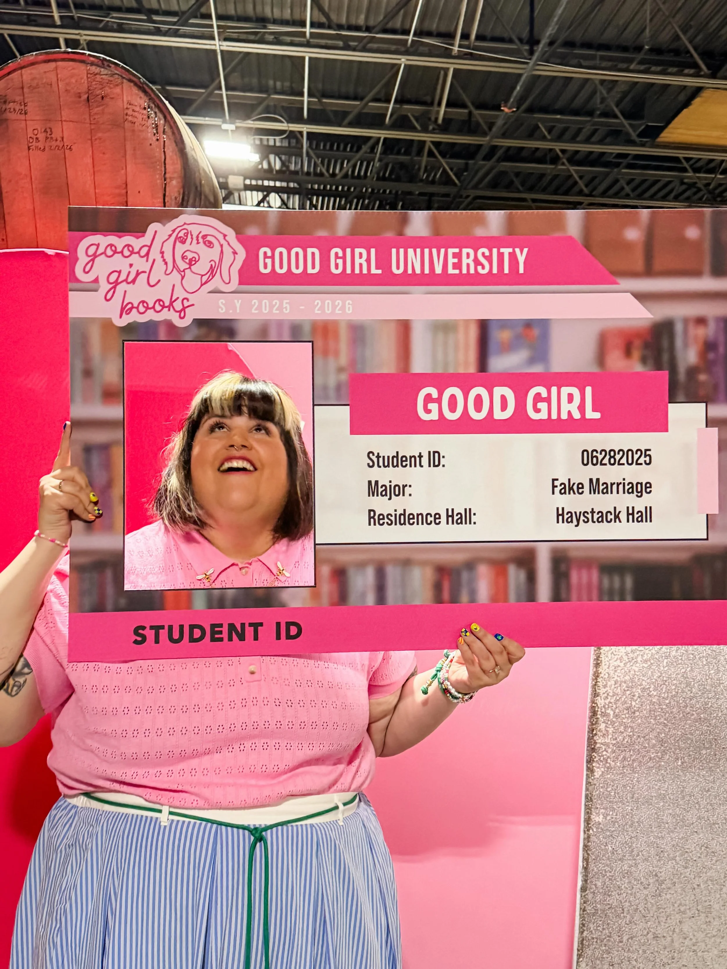 One last little Student Union tour dump 🎀

Thank you so, so much to every bookseller who took such great care of me! And to the lovely @morgan_rath and @abbalzer for keeping me upright! And-and! My conversation partners&mdash;gems! Each and every on