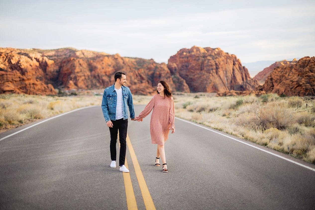 Totally obsessed with this session from last weekend!! Red rock and southern Utah have my heart. If there&rsquo;s anyone out there wanting photos in southern Utah, we might just be able to work something out!! Also, get ready to see lots of these on 