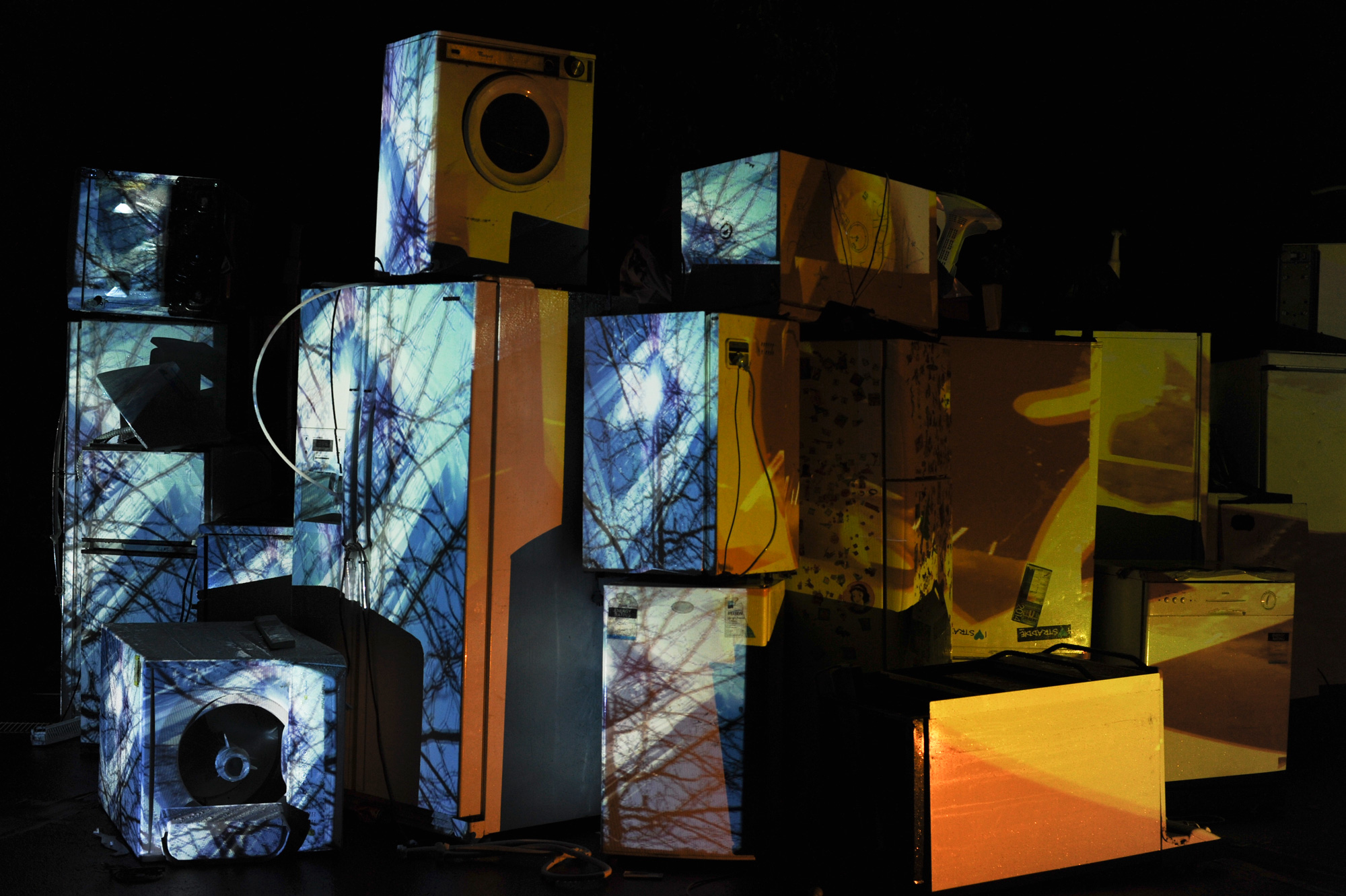 dump-disco-chris-anderson-design-zender-bender-heidrun.jpg