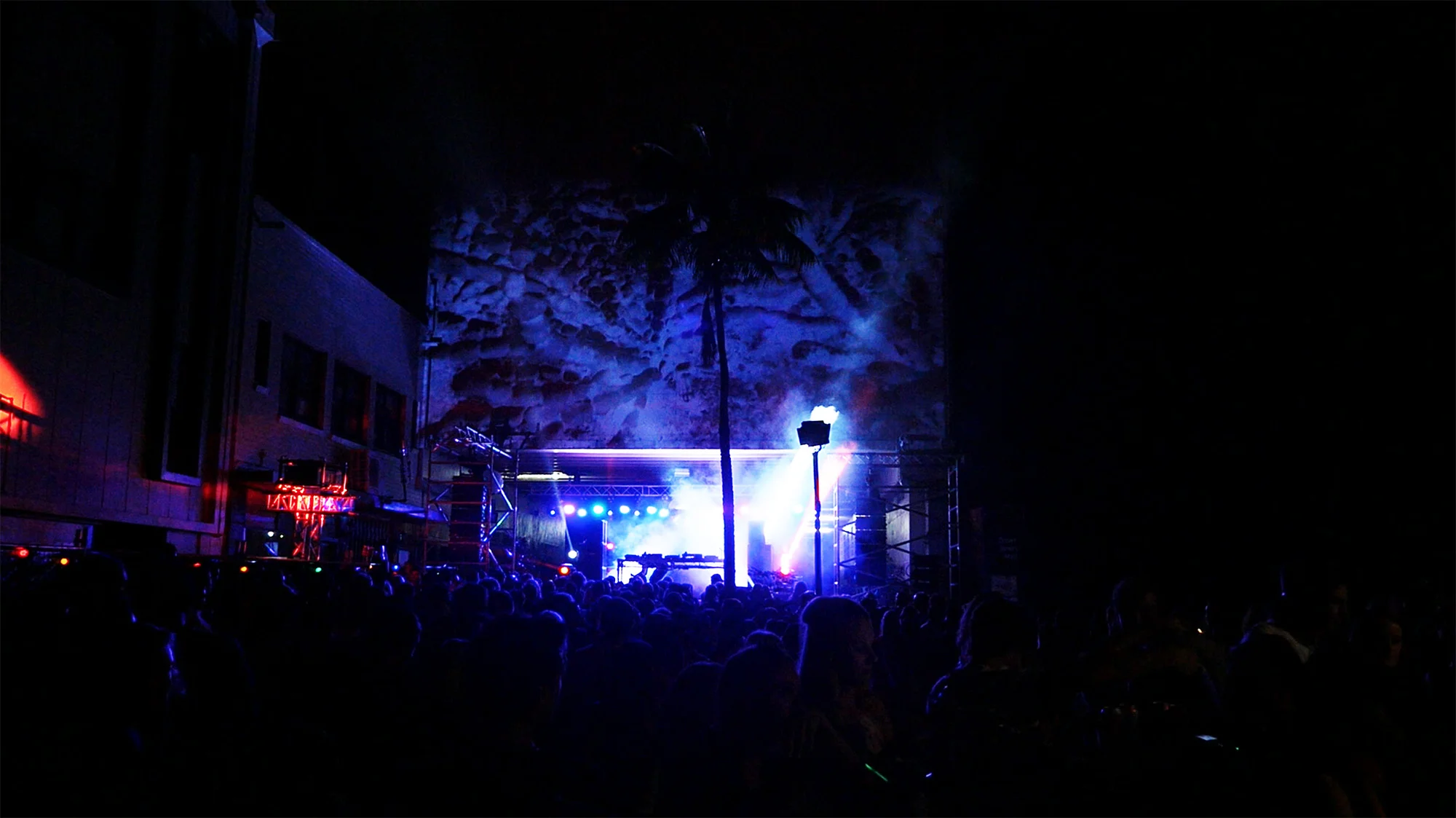 chris-anderson-design-wollongon-sydney-projection-art-vj-jamie-xx-globe-lane-nye-party-3.jpg