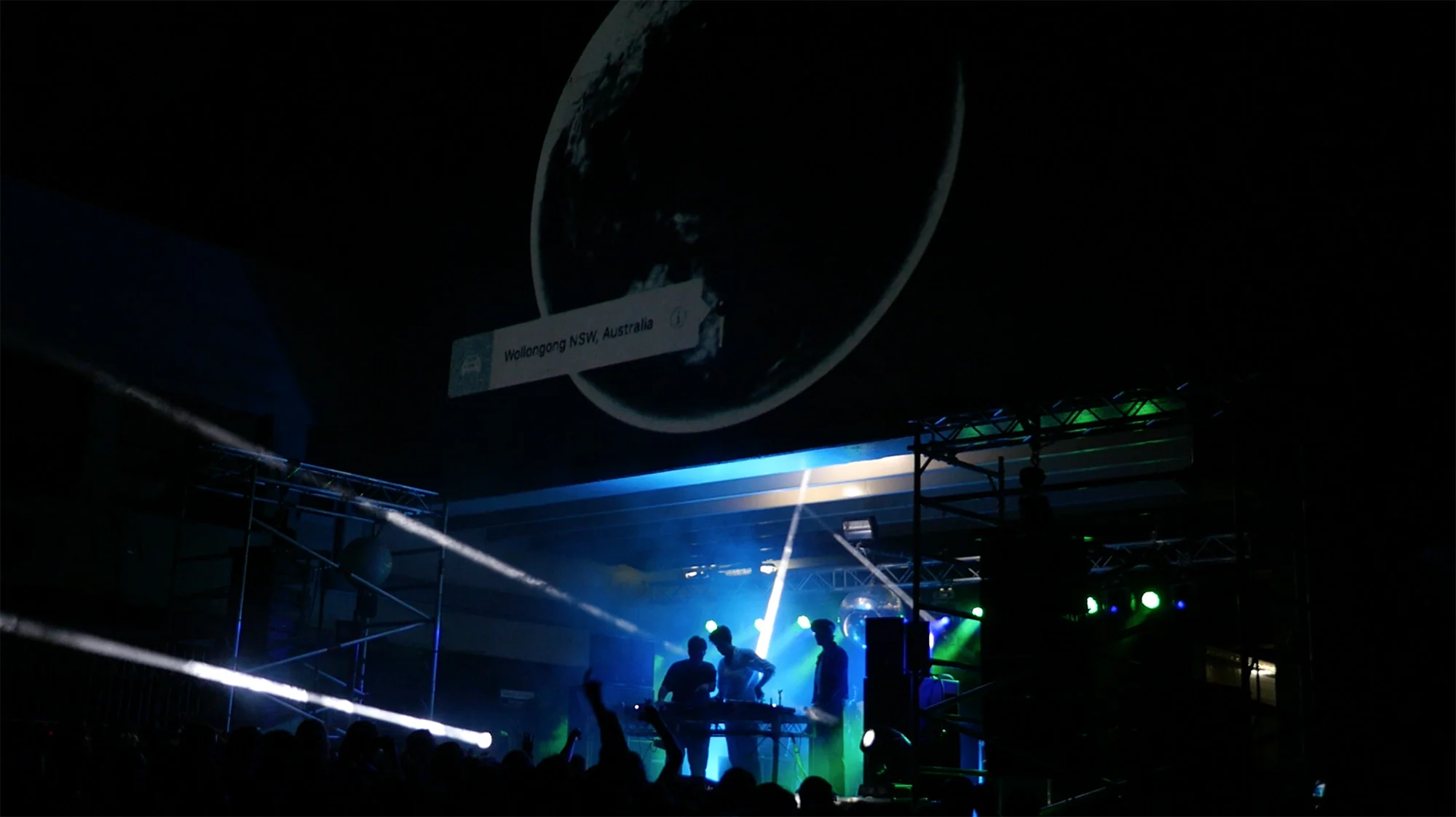 chris-anderson-design-wollongon-sydney-projection-art-vj-jamie-xx-globe-lane-nye-party.jpg